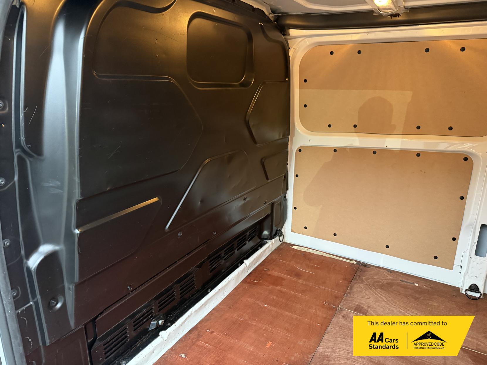 Ford Transit Custom 2.0 290 EcoBlue Sport Panel Van 5dr Diesel Manual L2 H1 Euro 6 (170 ps)