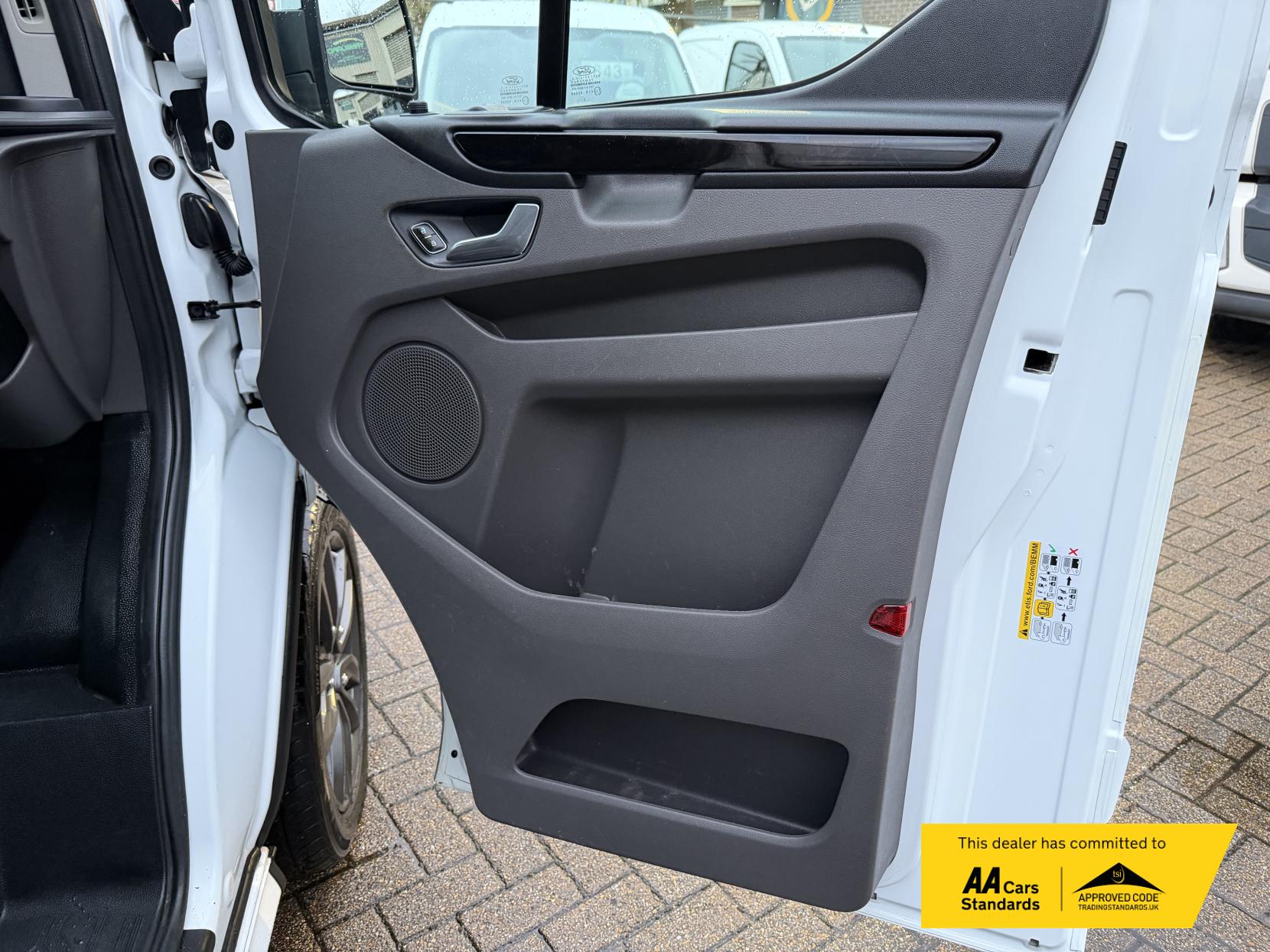 Ford Transit Custom 2.0 290 EcoBlue Sport Panel Van 5dr Diesel Manual L2 H1 Euro 6 (170 ps)
