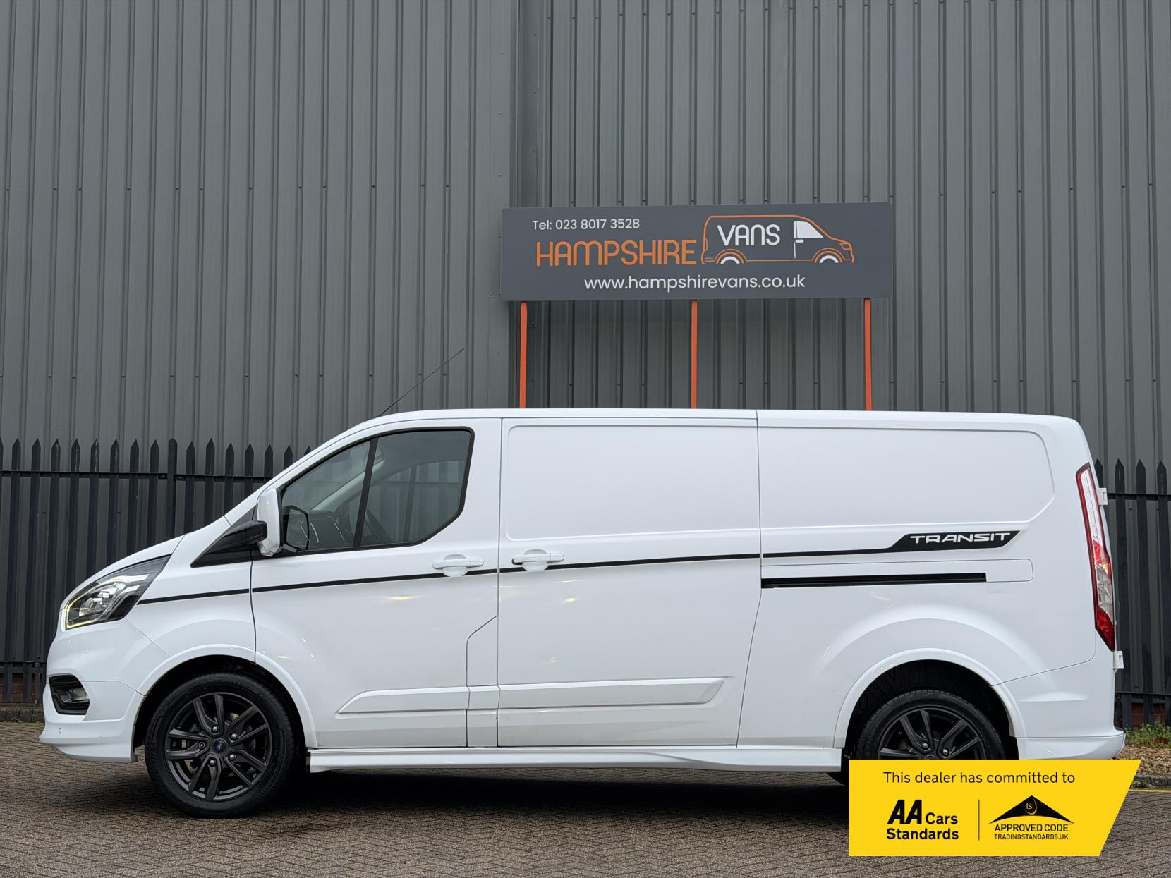 Ford Transit Custom 2.0 290 EcoBlue Sport Panel Van 5dr Diesel Manual L2 H1 Euro 6 (170 ps)