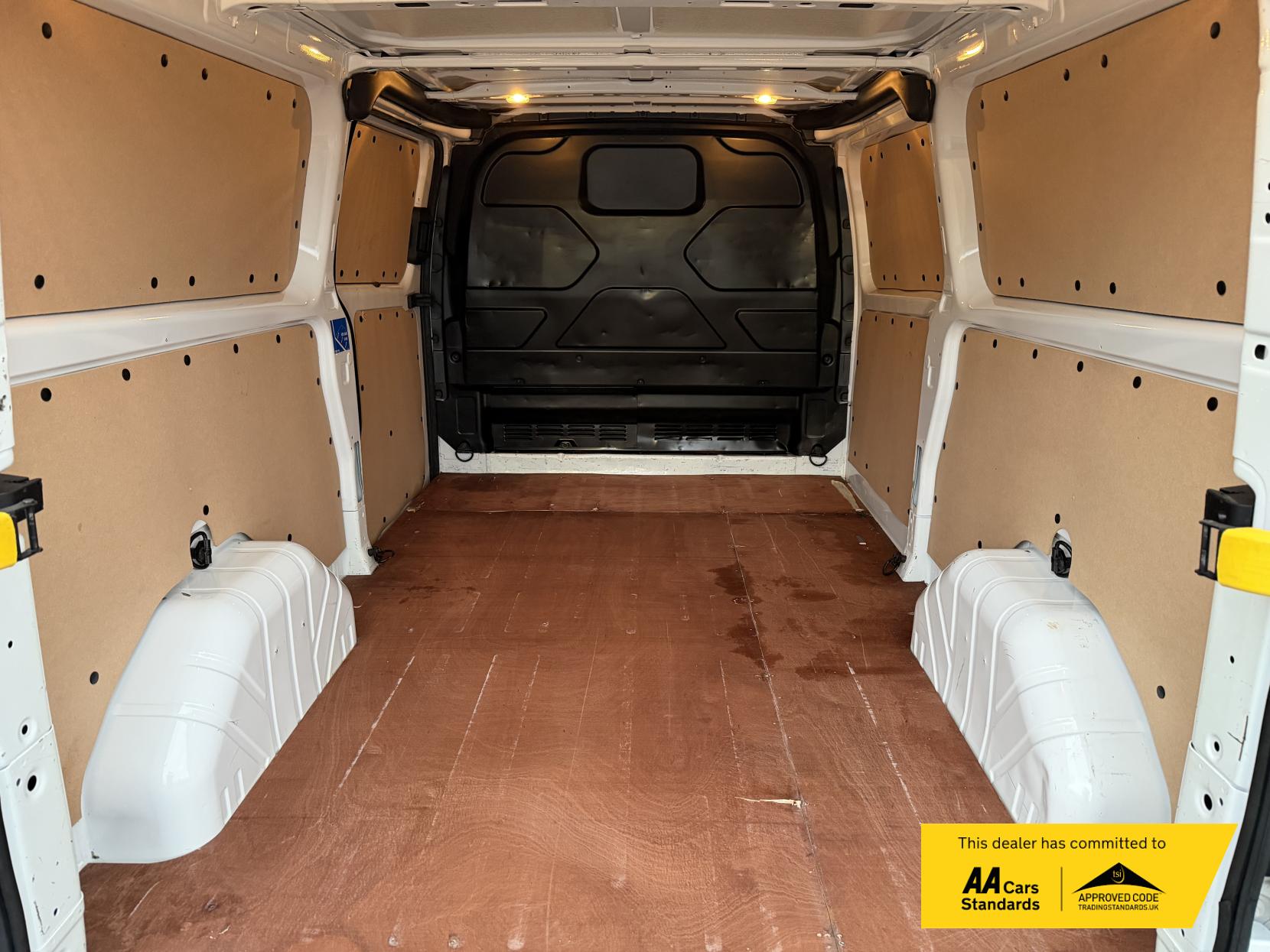 Ford Transit Custom 2.0 290 EcoBlue Sport Panel Van 5dr Diesel Manual L2 H1 Euro 6 (170 ps)