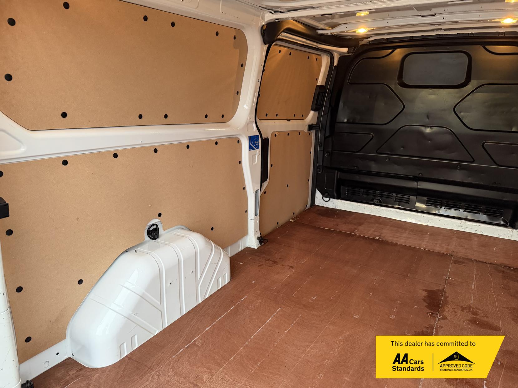 Ford Transit Custom 2.0 290 EcoBlue Sport Panel Van 5dr Diesel Manual L2 H1 Euro 6 (170 ps)