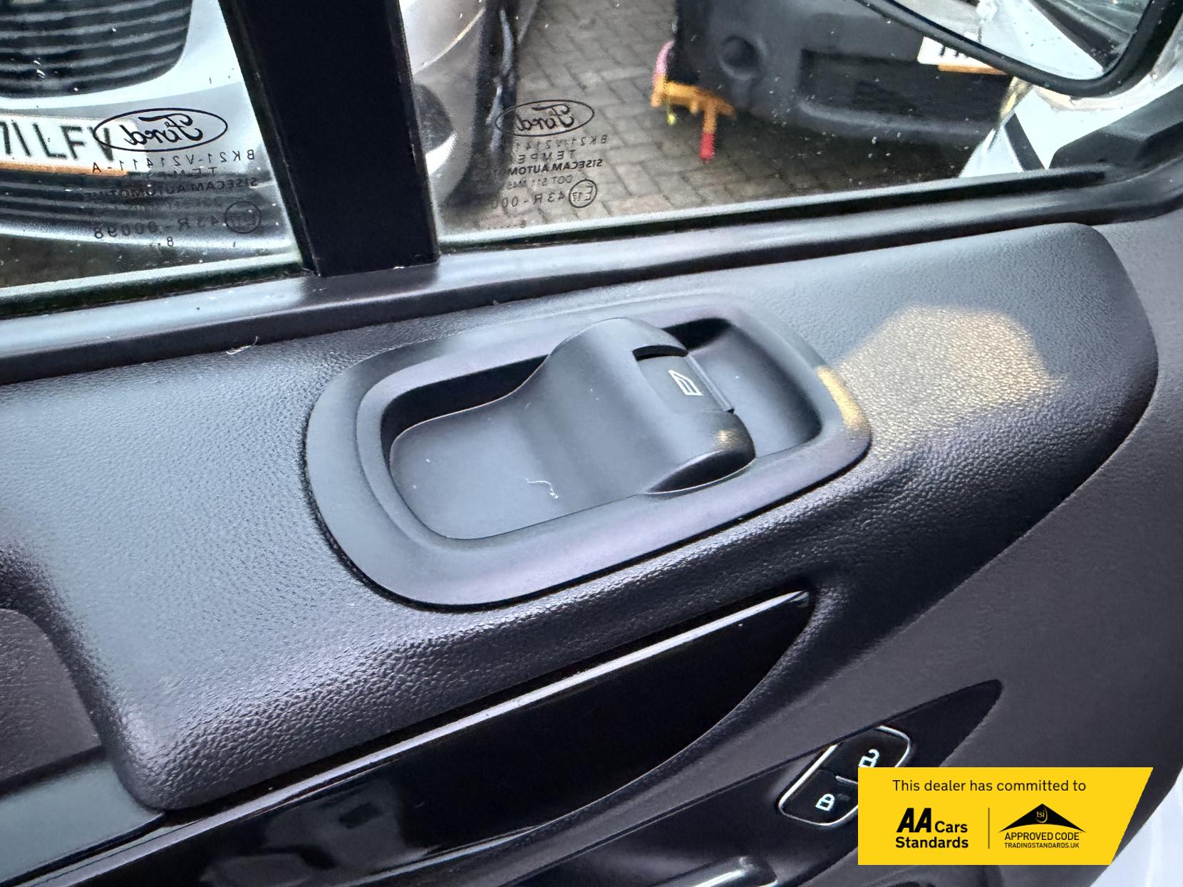 Ford Transit Custom 2.0 290 EcoBlue Sport Panel Van 5dr Diesel Manual L2 H1 Euro 6 (170 ps)