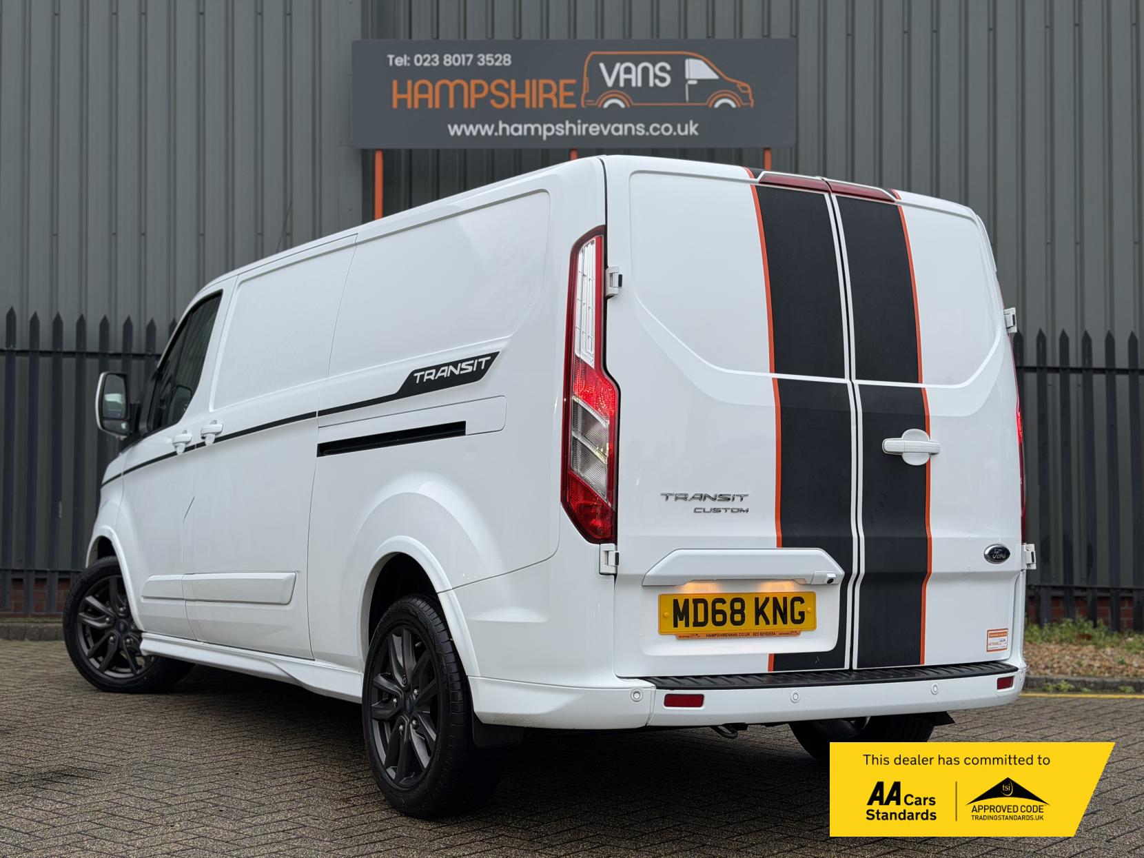 Ford Transit Custom 2.0 290 EcoBlue Sport Panel Van 5dr Diesel Manual L2 H1 Euro 6 (170 ps)