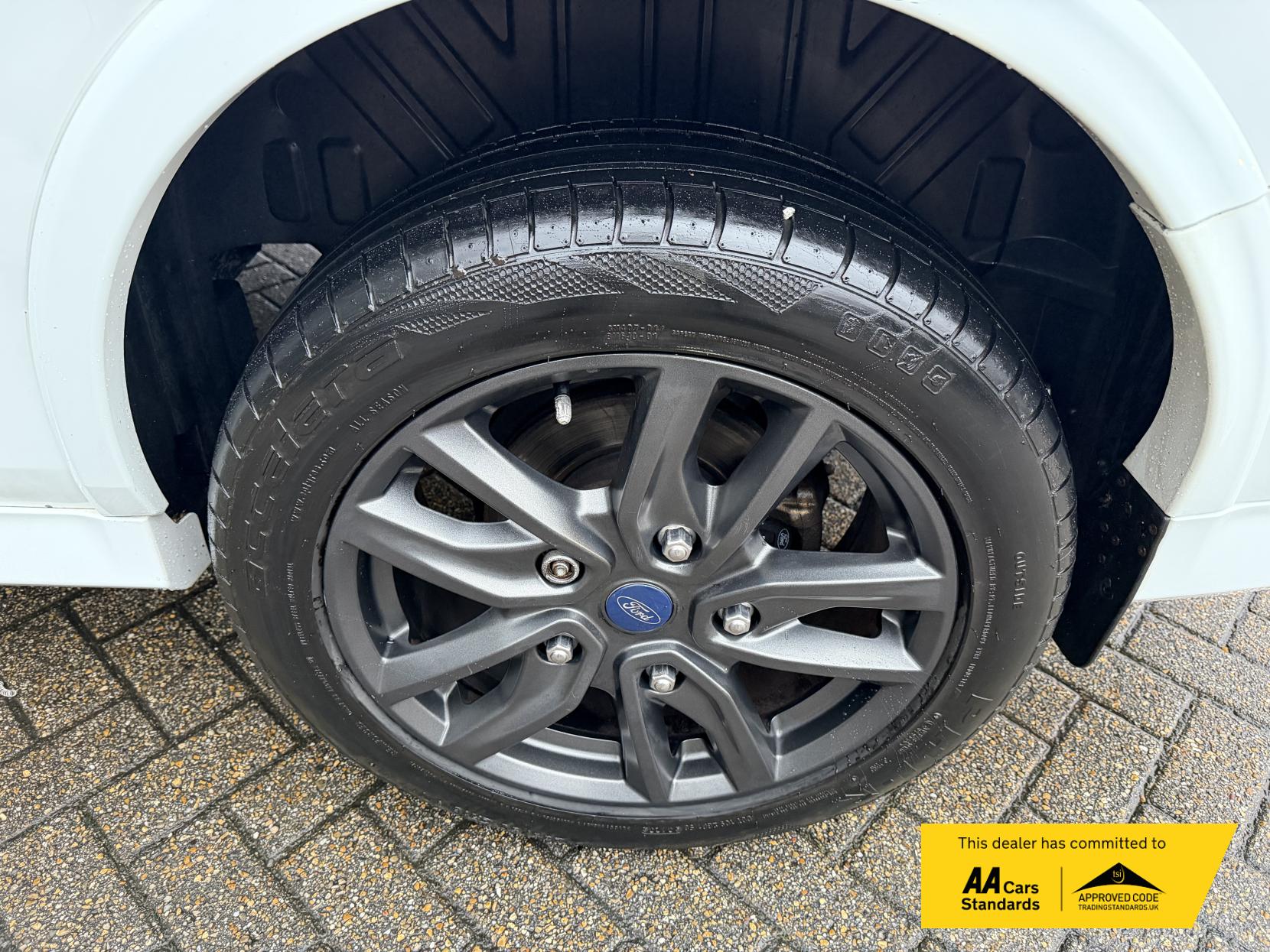 Ford Transit Custom 2.0 290 EcoBlue Sport Panel Van 5dr Diesel Manual L2 H1 Euro 6 (170 ps)