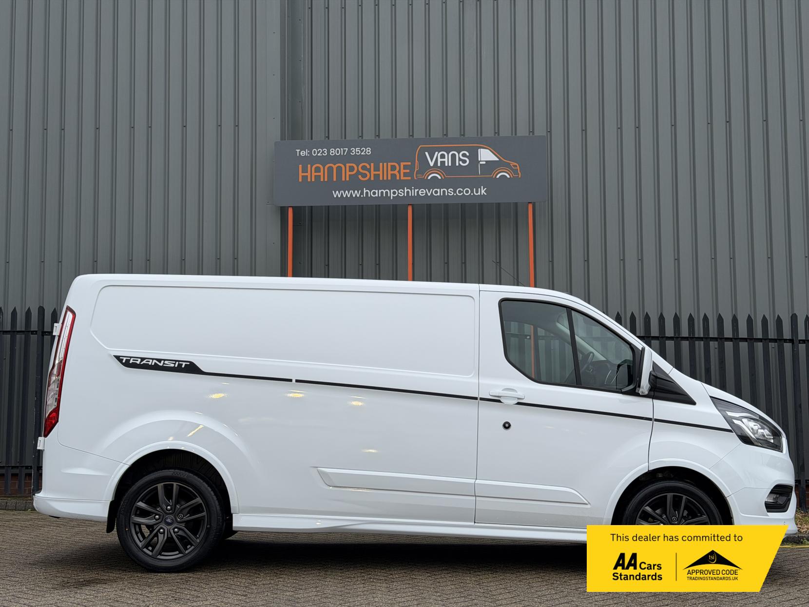 Ford Transit Custom 2.0 290 EcoBlue Sport Panel Van 5dr Diesel Manual L2 H1 Euro 6 (170 ps)