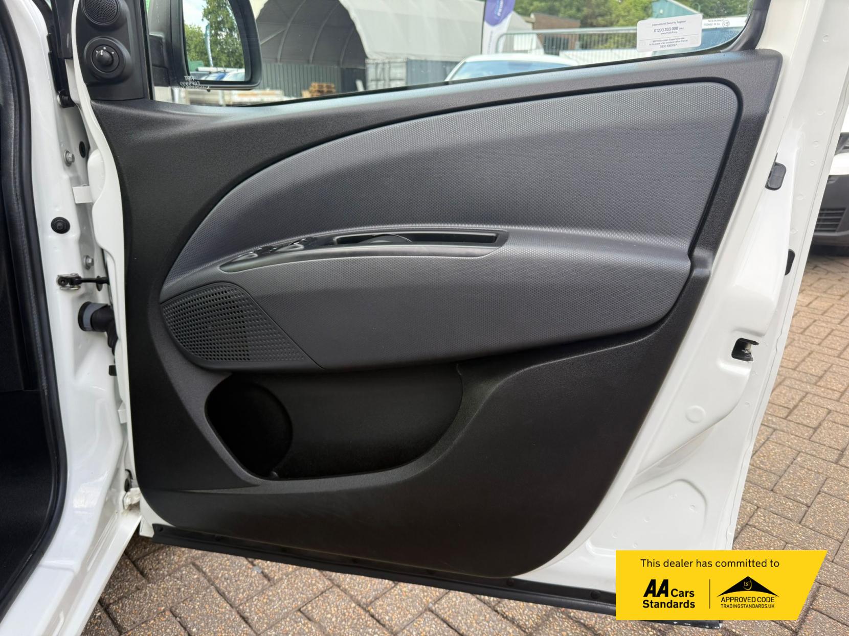 Fiat Doblo 1.3 MultiJetII SX Combi Van Double Cab 6dr Diesel Manual L1 H1 Euro 6 (95 bhp)