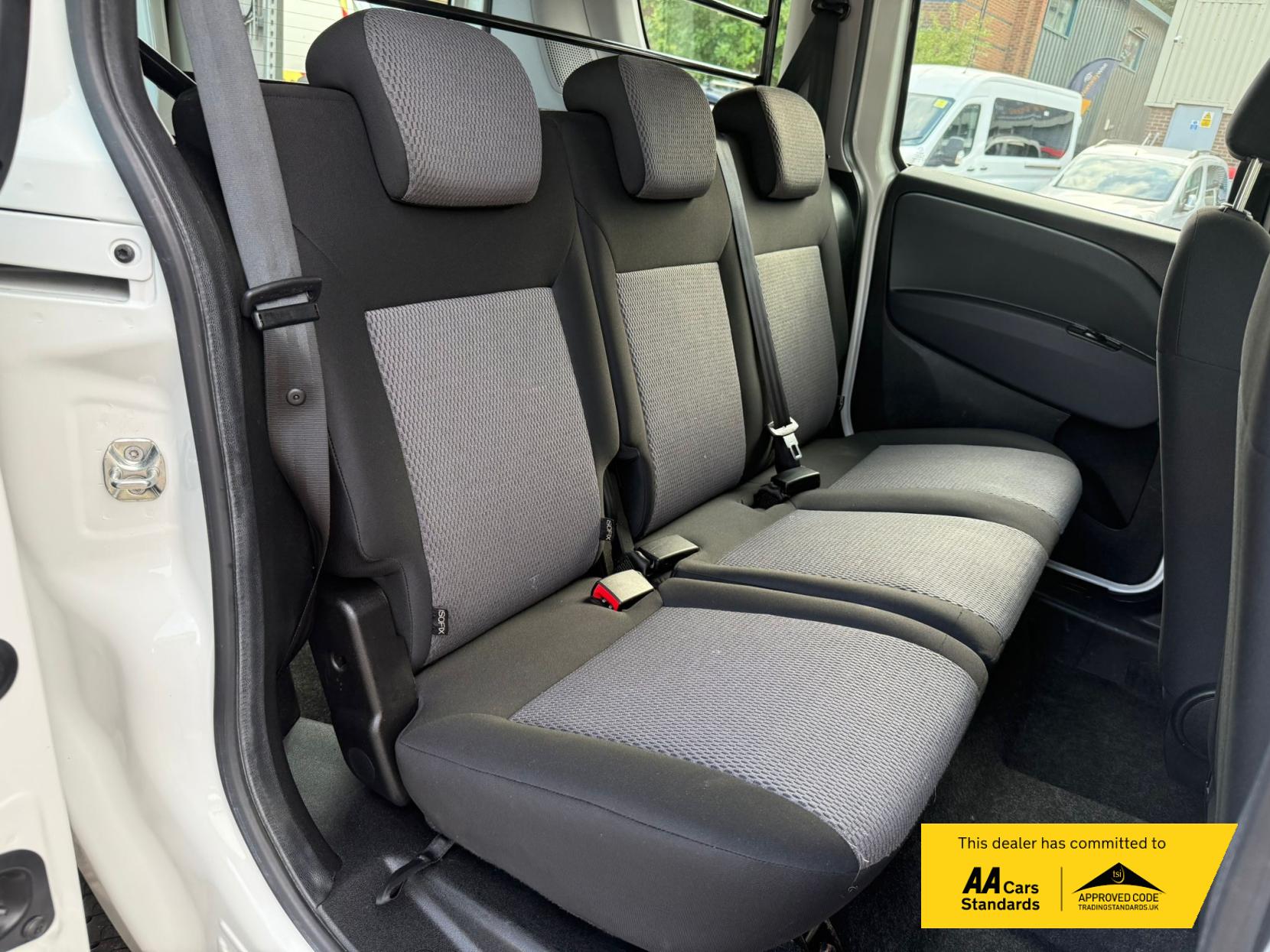Fiat Doblo 1.3 MultiJetII SX Combi Van Double Cab 6dr Diesel Manual L1 H1 Euro 6 (95 bhp)