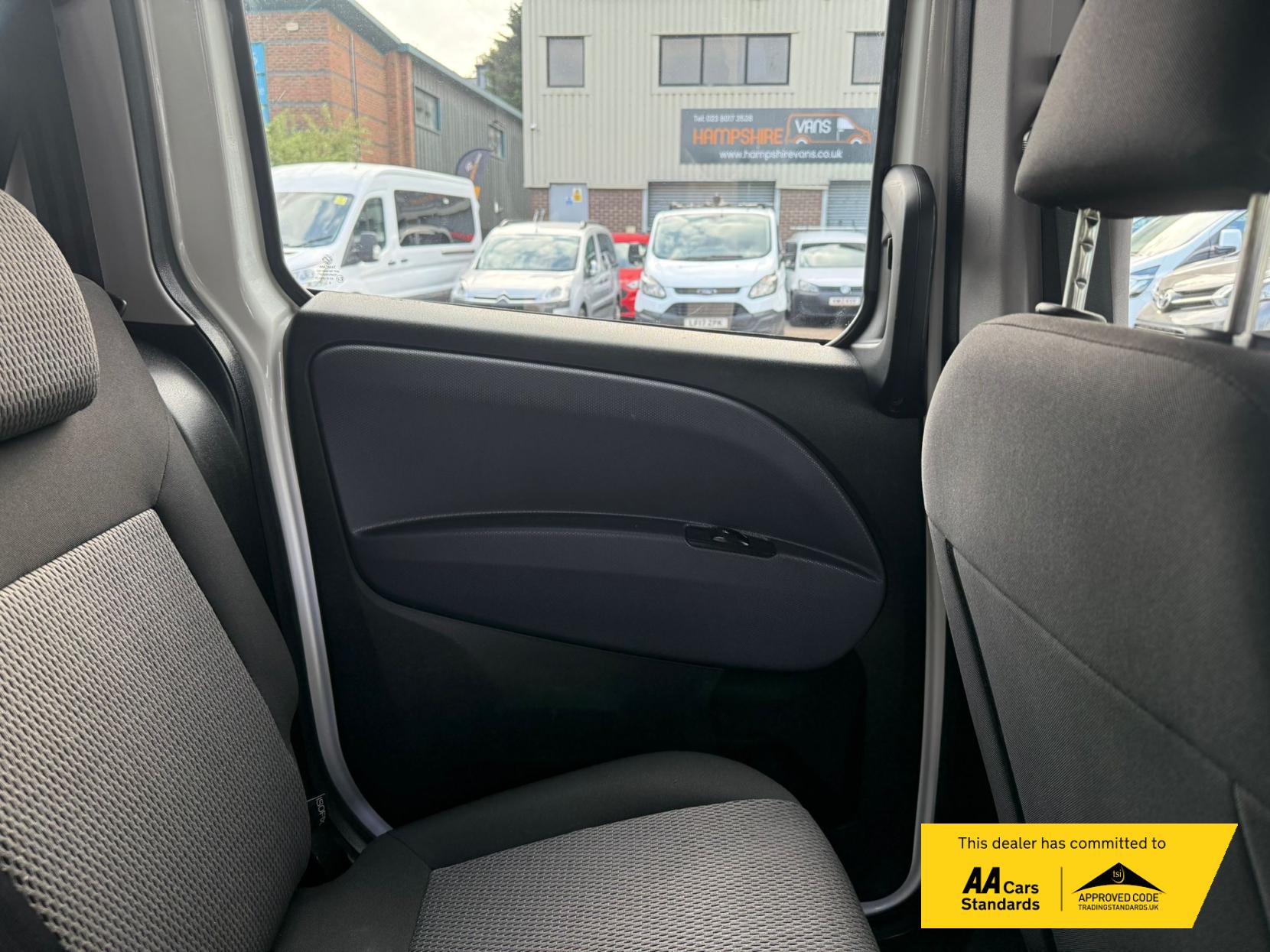 Fiat Doblo 1.3 MultiJetII SX Combi Van Double Cab 6dr Diesel Manual L1 H1 Euro 6 (95 bhp)