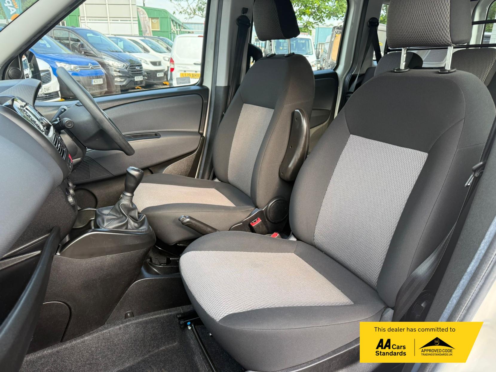 Fiat Doblo 1.3 MultiJetII SX Combi Van Double Cab 6dr Diesel Manual L1 H1 Euro 6 (95 bhp)