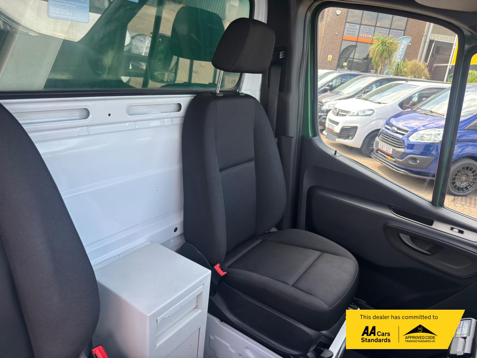 2020 Mercedes-Benz Sprinter 2.1 314 CDi Temperature Controlled 5dr Diesel Manual RWD L3 H2 (210 g/km, 141 bhp) - Thumbnail 20