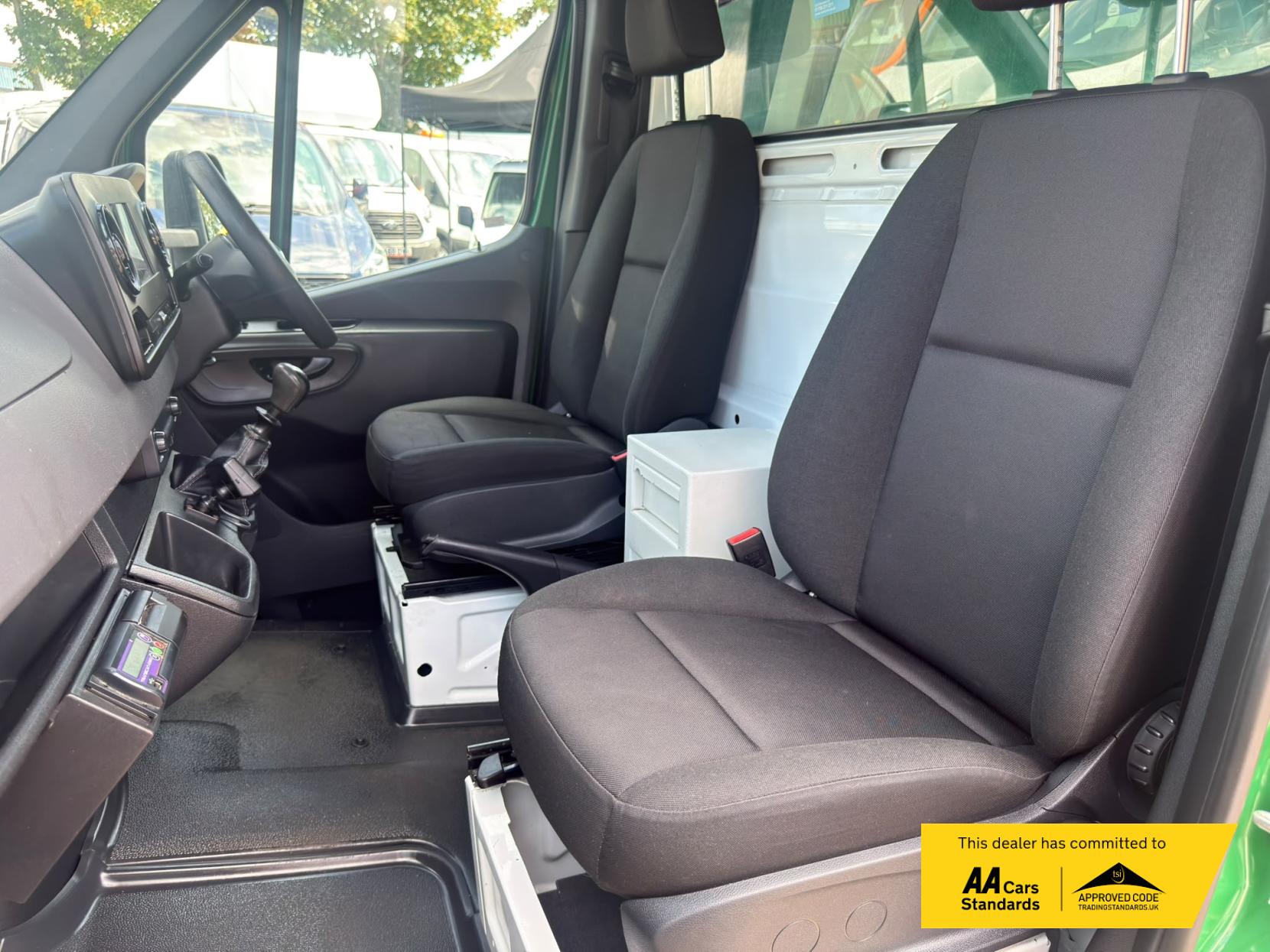 2020 Mercedes-Benz Sprinter 2.1 314 CDi Temperature Controlled 5dr Diesel Manual RWD L3 H2 (210 g/km, 141 bhp) - Thumbnail 19