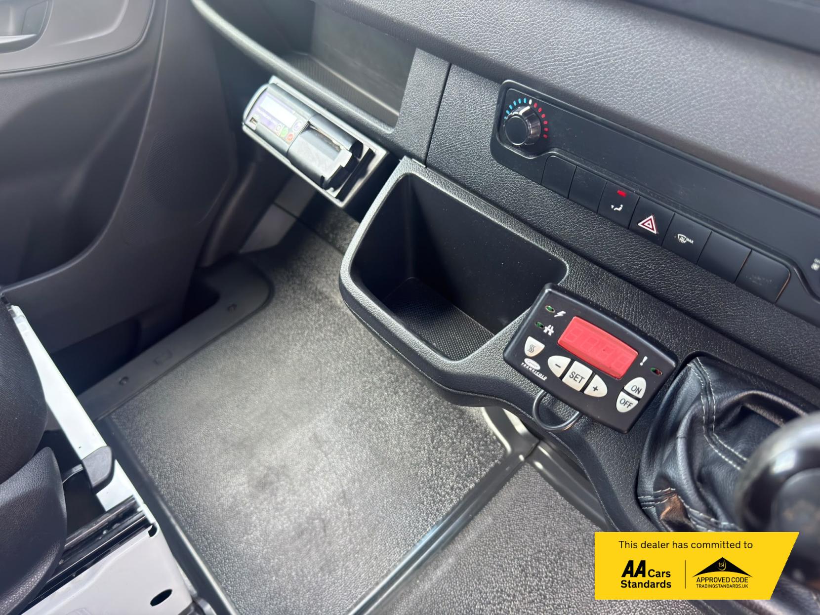 2020 Mercedes-Benz Sprinter 2.1 314 CDi Temperature Controlled 5dr Diesel Manual RWD L3 H2 (210 g/km, 141 bhp) - Thumbnail 35