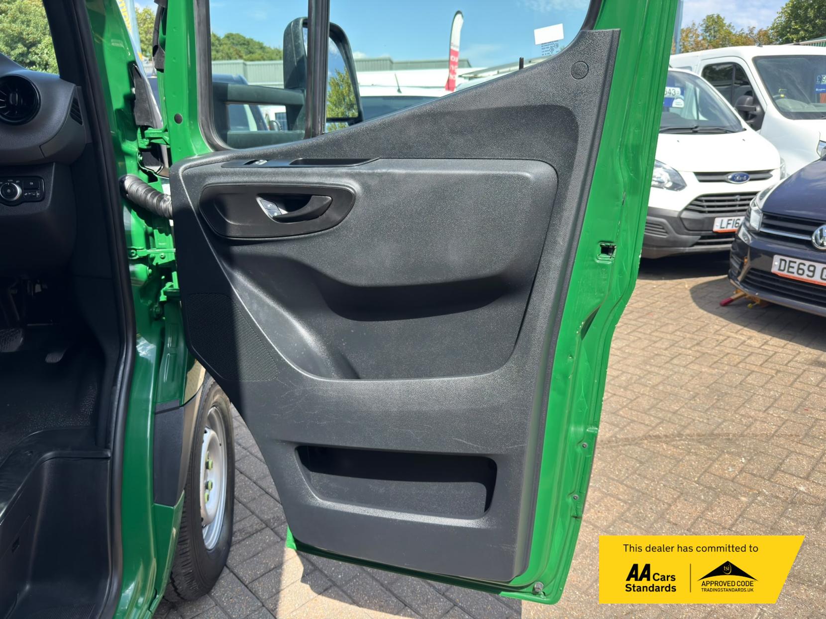 2020 Mercedes-Benz Sprinter 2.1 314 CDi Temperature Controlled 5dr Diesel Manual RWD L3 H2 (210 g/km, 141 bhp) - Thumbnail 60