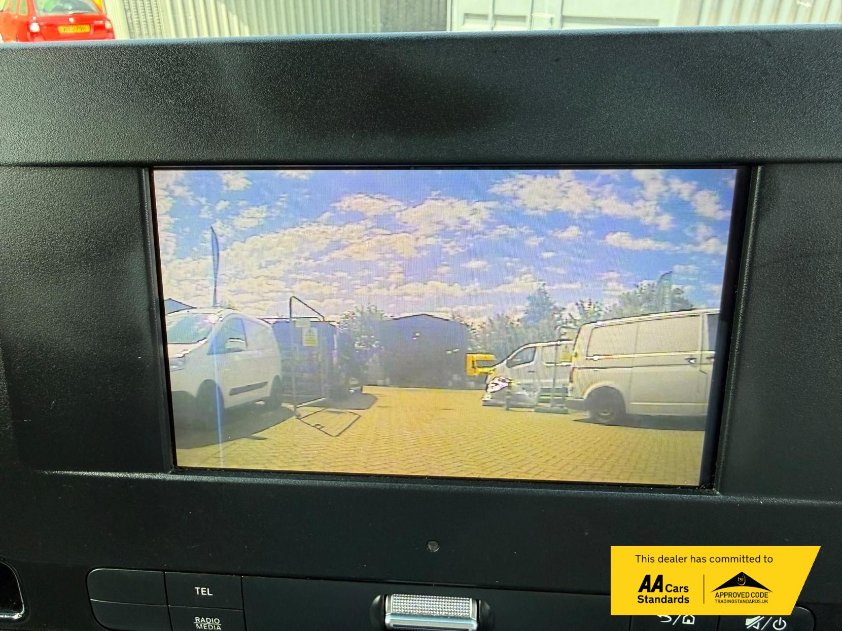2020 Mercedes-Benz Sprinter 2.1 314 CDi Temperature Controlled 5dr Diesel Manual RWD L3 H2 (210 g/km, 141 bhp) - Thumbnail 23