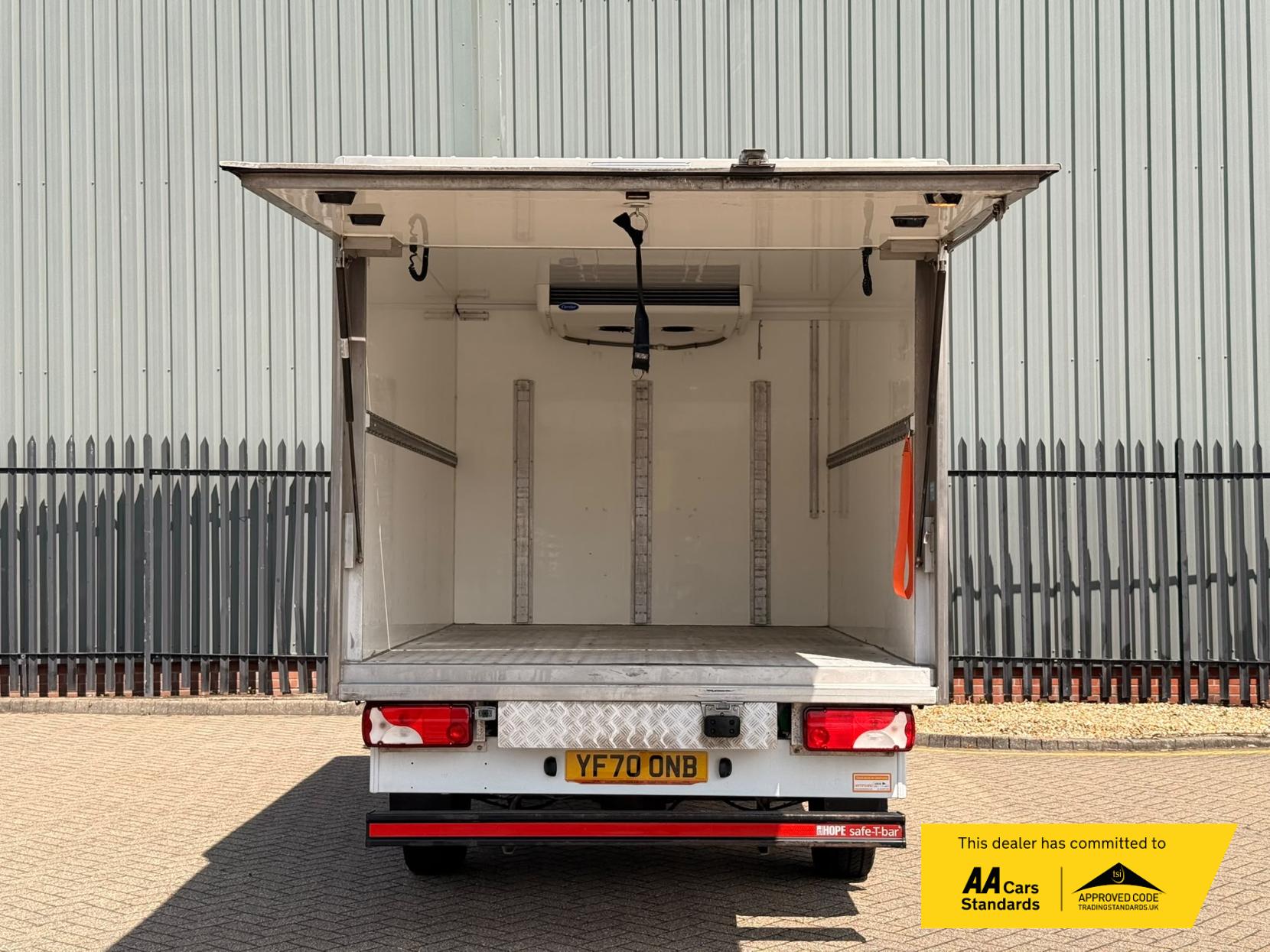 2020 Mercedes-Benz Sprinter 2.1 314 CDi Temperature Controlled 5dr Diesel Manual RWD L3 H2 (210 g/km, 141 bhp) - Thumbnail 14