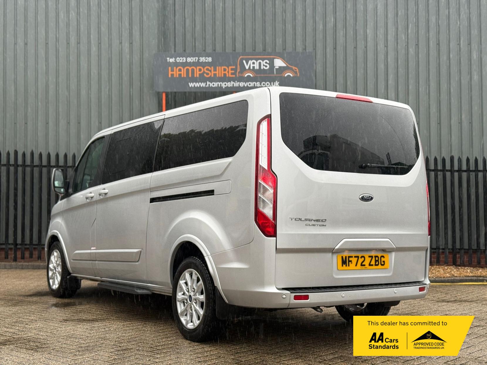 Ford Tourneo Custom 2.0 320 EcoBlue Titanium Minibus Double Cab 5dr Diesel Manual L2 Euro 6 (s/s) (130 ps)