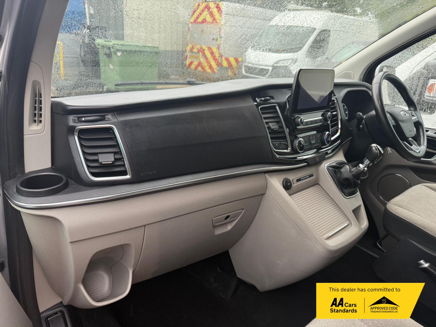 Ford Tourneo Custom 2.0 320 EcoBlue Titanium Minibus Double Cab 5dr Diesel Manual L2 Euro 6 (s/s) (130 ps)