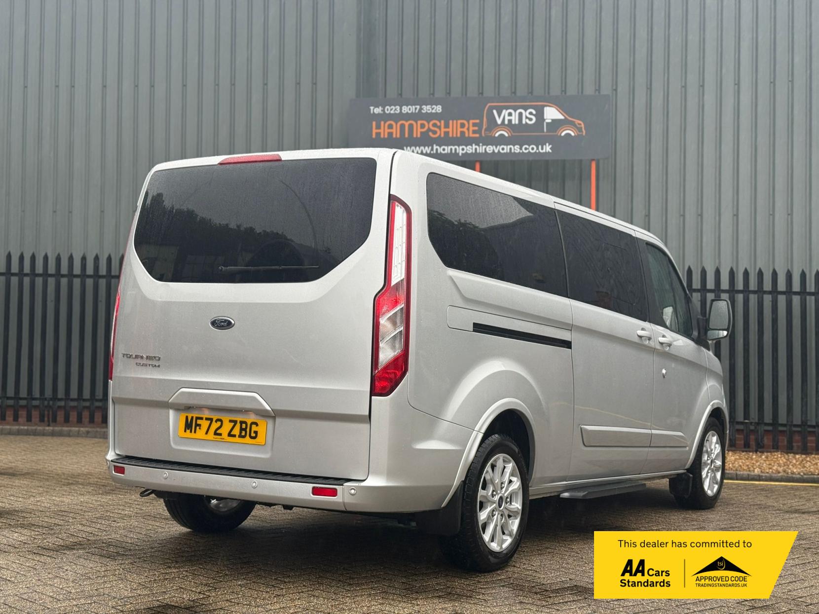 Ford Tourneo Custom 2.0 320 EcoBlue Titanium Minibus Double Cab 5dr Diesel Manual L2 Euro 6 (s/s) (130 ps)