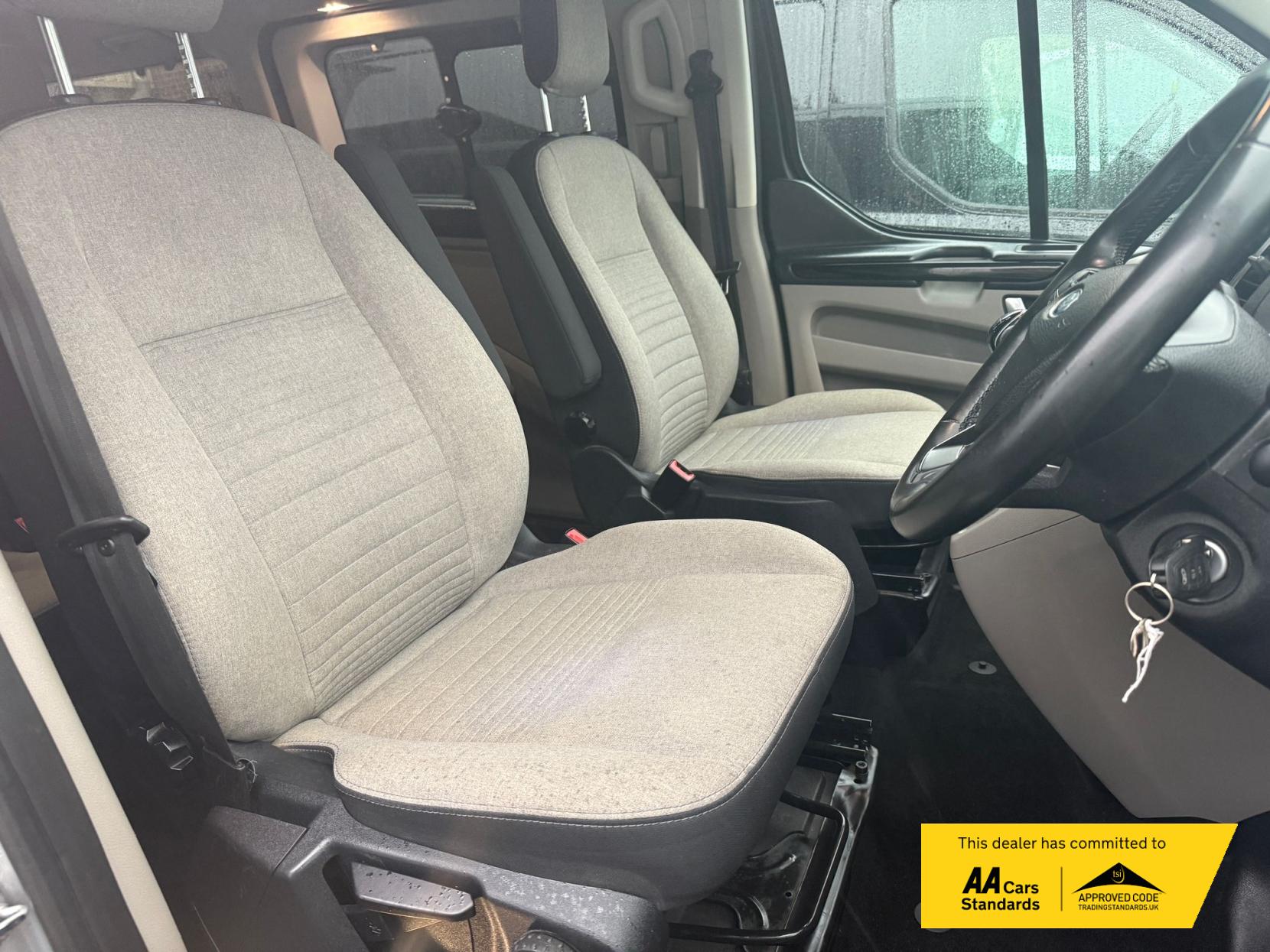 Ford Tourneo Custom 2.0 320 EcoBlue Titanium Minibus Double Cab 5dr Diesel Manual L2 Euro 6 (s/s) (130 ps)