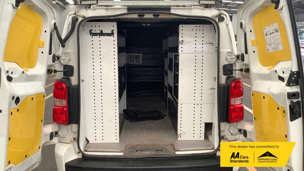 Vauxhall Vivaro 2.0 Turbo D 3100 Elite Panel Van 5dr Diesel Manual L2 H1 Euro 6 (s/s) (120 ps)