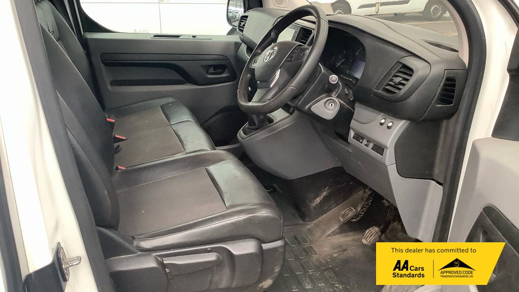 Vauxhall Vivaro 2.0 Turbo D 3100 Elite Panel Van 5dr Diesel Manual L2 H1 Euro 6 (s/s) (120 ps)