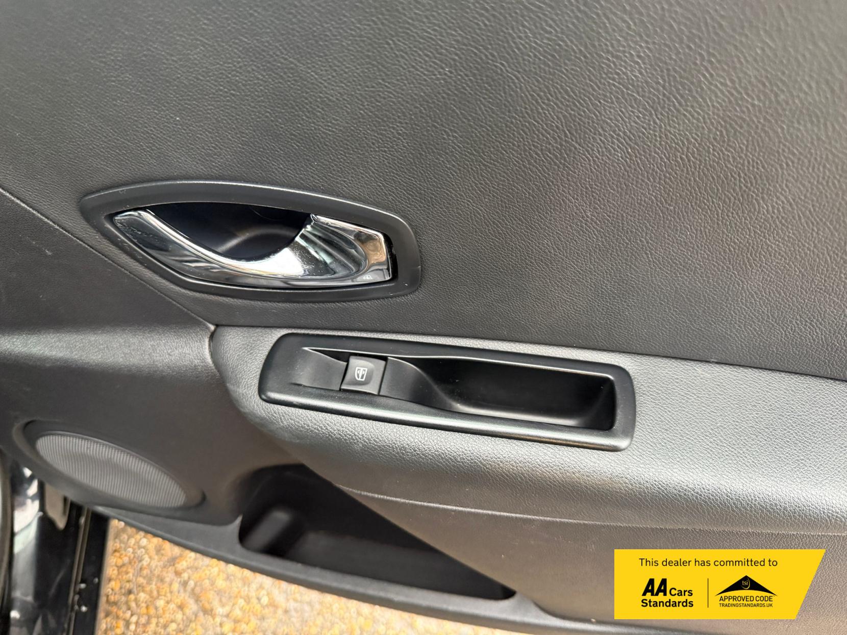 Renault Megane 1.5 dCi ENERGY Dynamique TomTom Sport Tourer 5dr Diesel Manual Euro 5 (s/s) (110 ps)