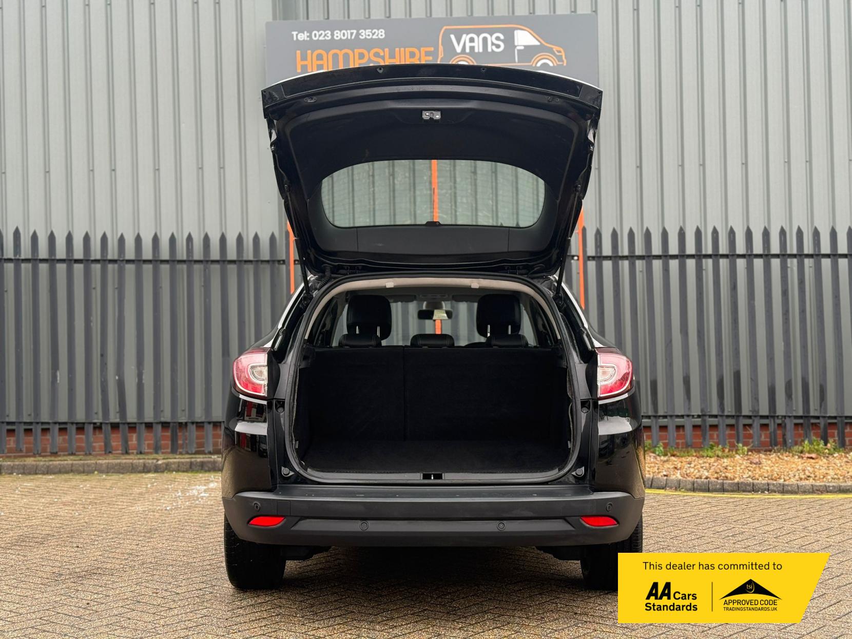 Renault Megane 1.5 dCi ENERGY Dynamique TomTom Sport Tourer 5dr Diesel Manual Euro 5 (s/s) (110 ps)