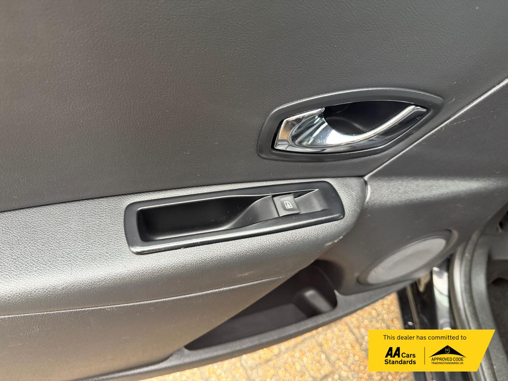 Renault Megane 1.5 dCi ENERGY Dynamique TomTom Sport Tourer 5dr Diesel Manual Euro 5 (s/s) (110 ps)