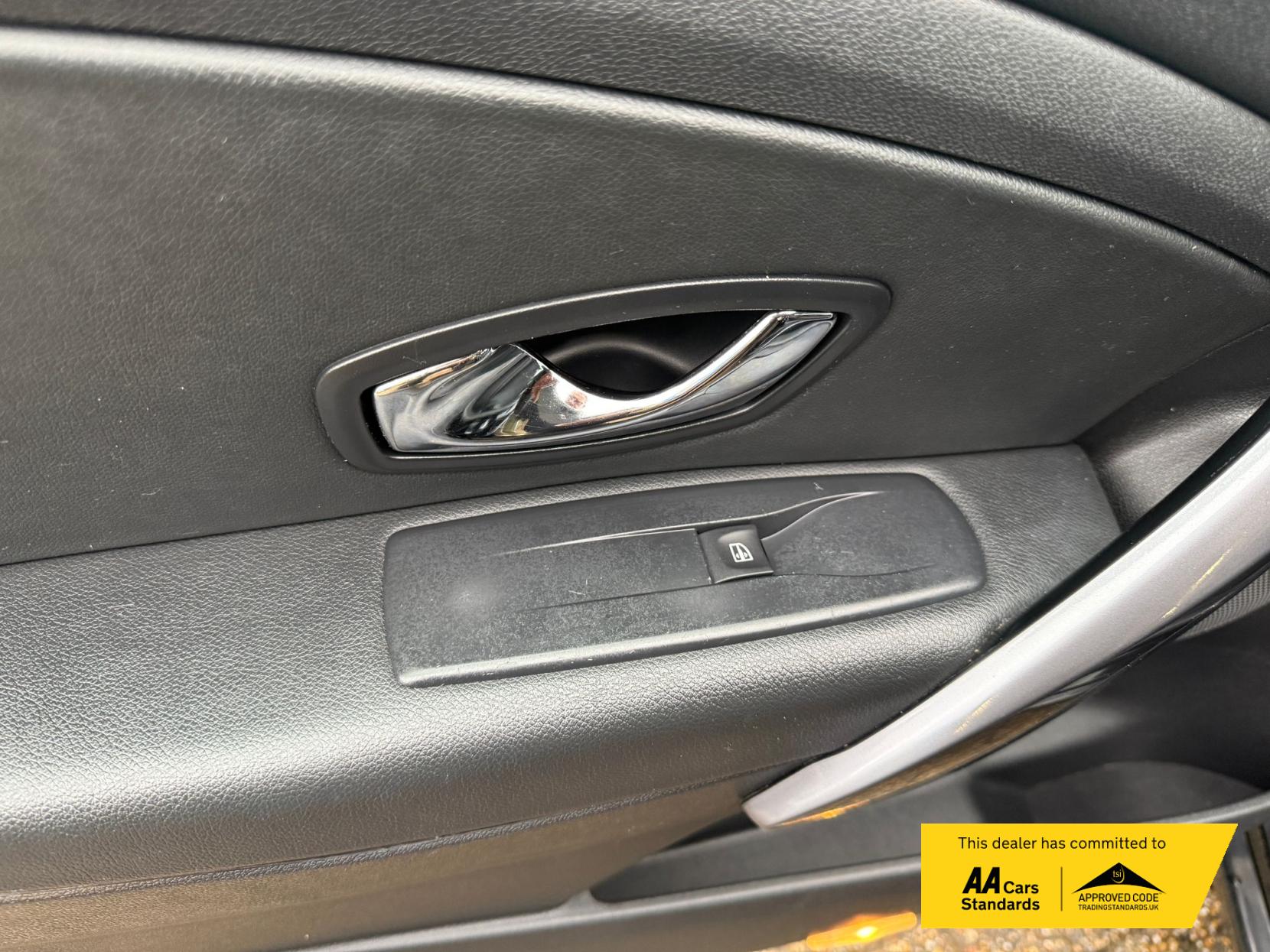 Renault Megane 1.5 dCi ENERGY Dynamique TomTom Sport Tourer 5dr Diesel Manual Euro 5 (s/s) (110 ps)