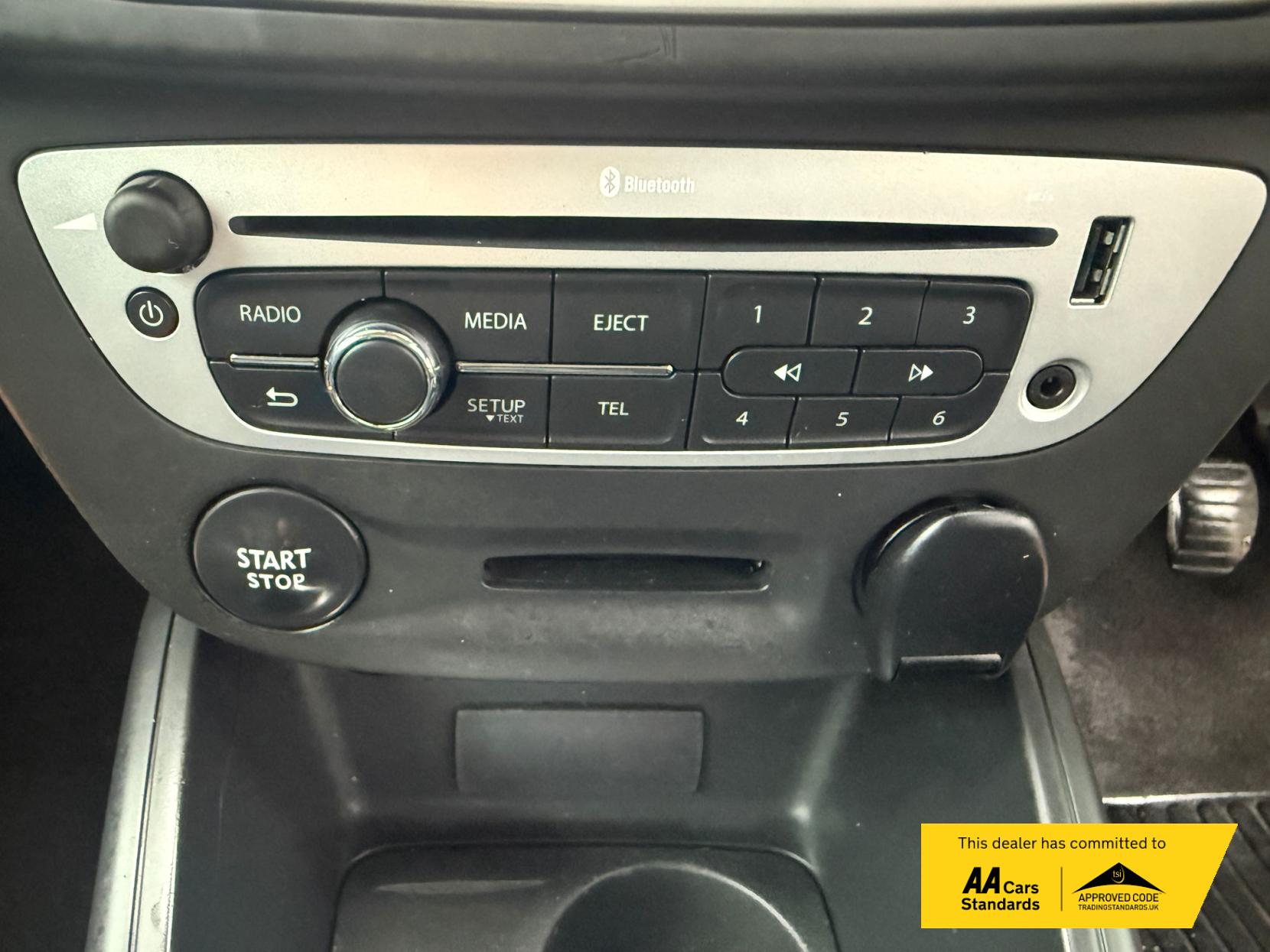 Renault Megane 1.5 dCi ENERGY Dynamique TomTom Sport Tourer 5dr Diesel Manual Euro 5 (s/s) (110 ps)