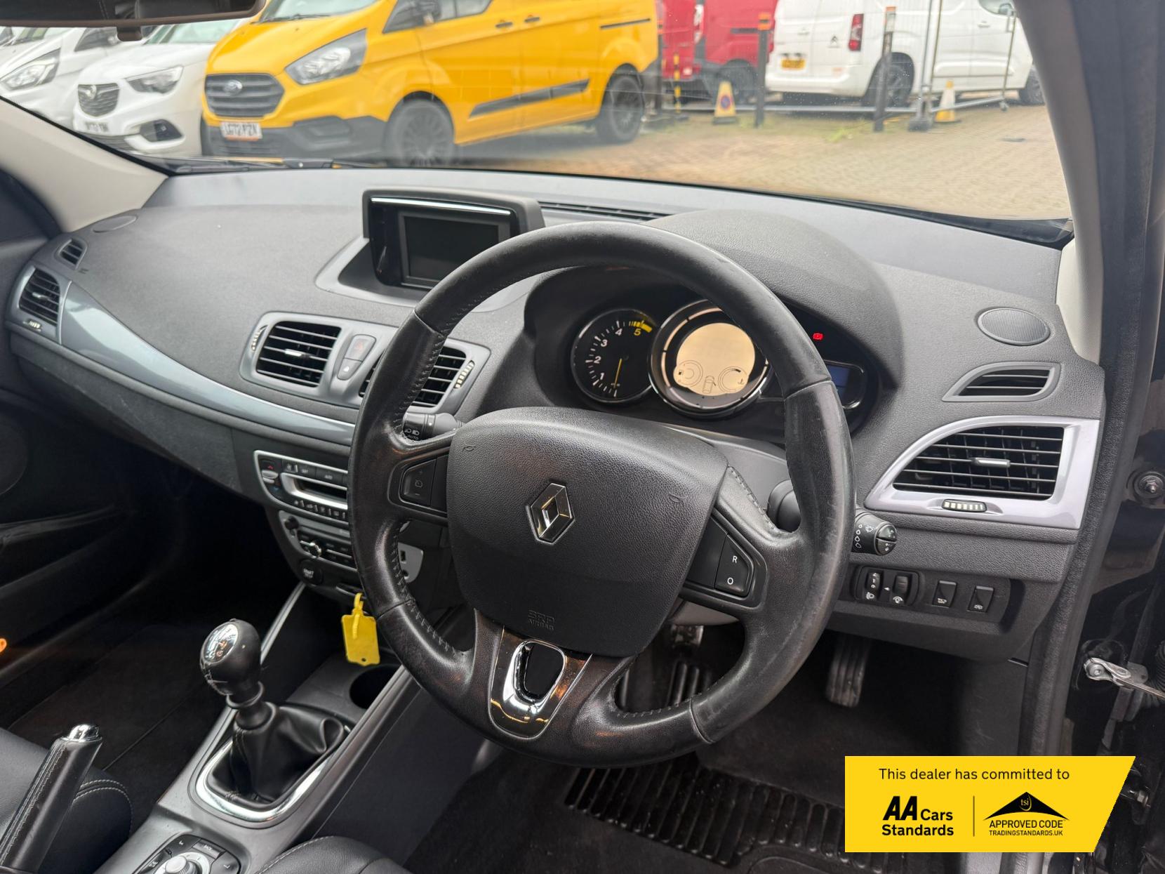 Renault Megane 1.5 dCi ENERGY Dynamique TomTom Sport Tourer 5dr Diesel Manual Euro 5 (s/s) (110 ps)