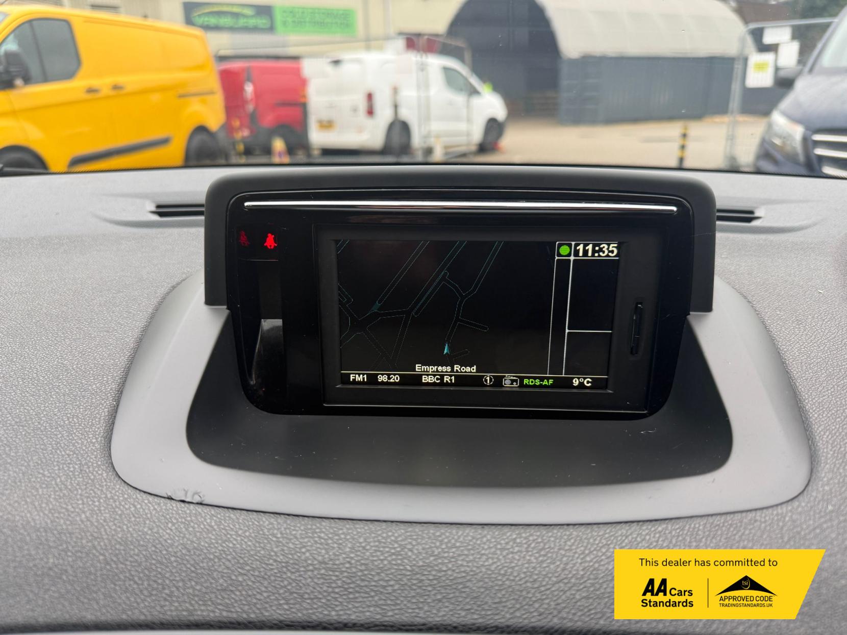 Renault Megane 1.5 dCi ENERGY Dynamique TomTom Sport Tourer 5dr Diesel Manual Euro 5 (s/s) (110 ps)