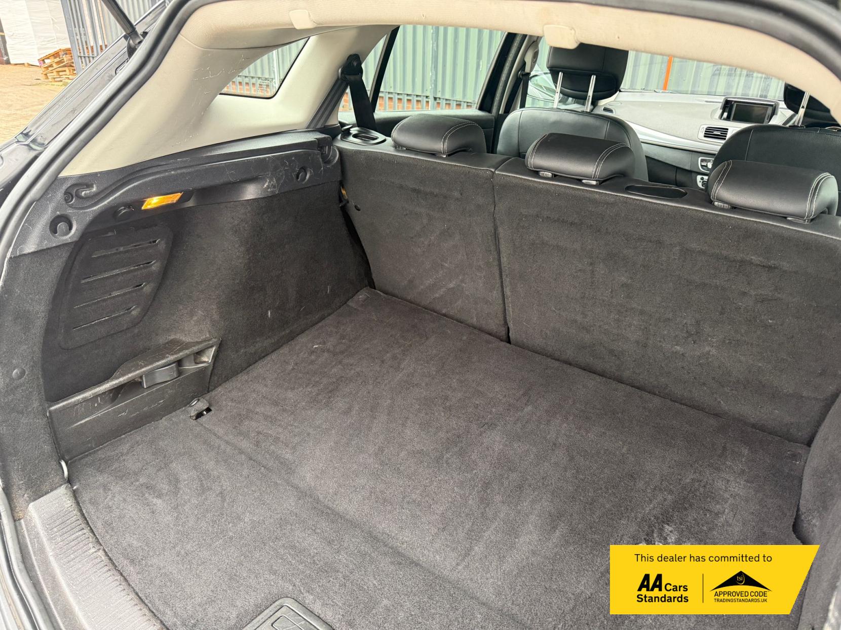 Renault Megane 1.5 dCi ENERGY Dynamique TomTom Sport Tourer 5dr Diesel Manual Euro 5 (s/s) (110 ps)