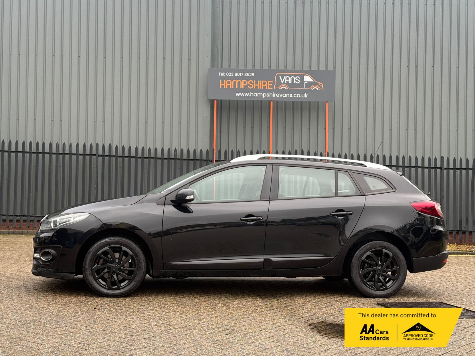 Renault Megane 1.5 dCi ENERGY Dynamique TomTom Sport Tourer 5dr Diesel Manual Euro 5 (s/s) (110 ps)
