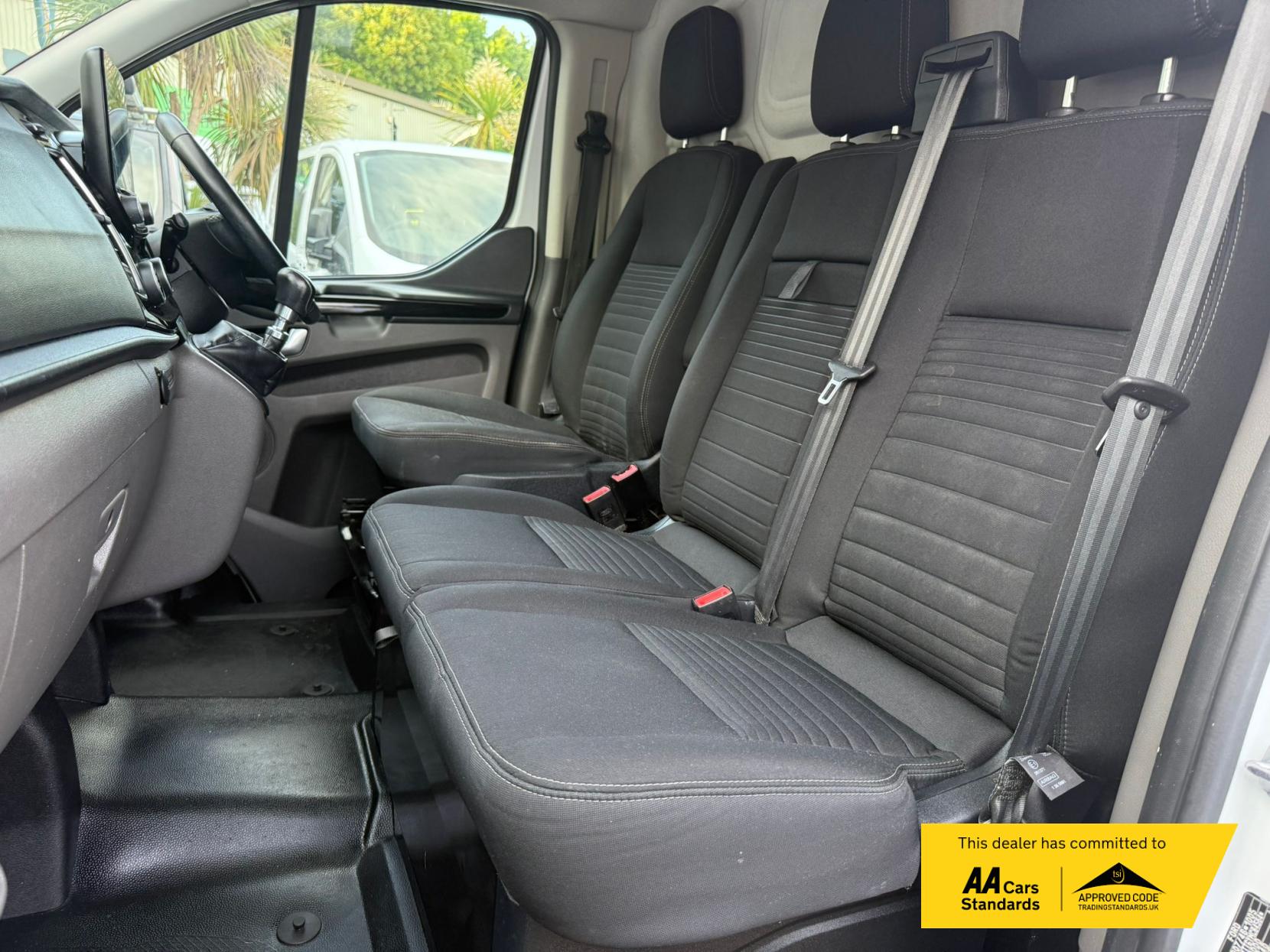 Ford Transit Custom 2.0 300 EcoBlue Limited Panel Van 5dr Diesel Manual L2 H1 Euro 6 (s/s) (130 ps)