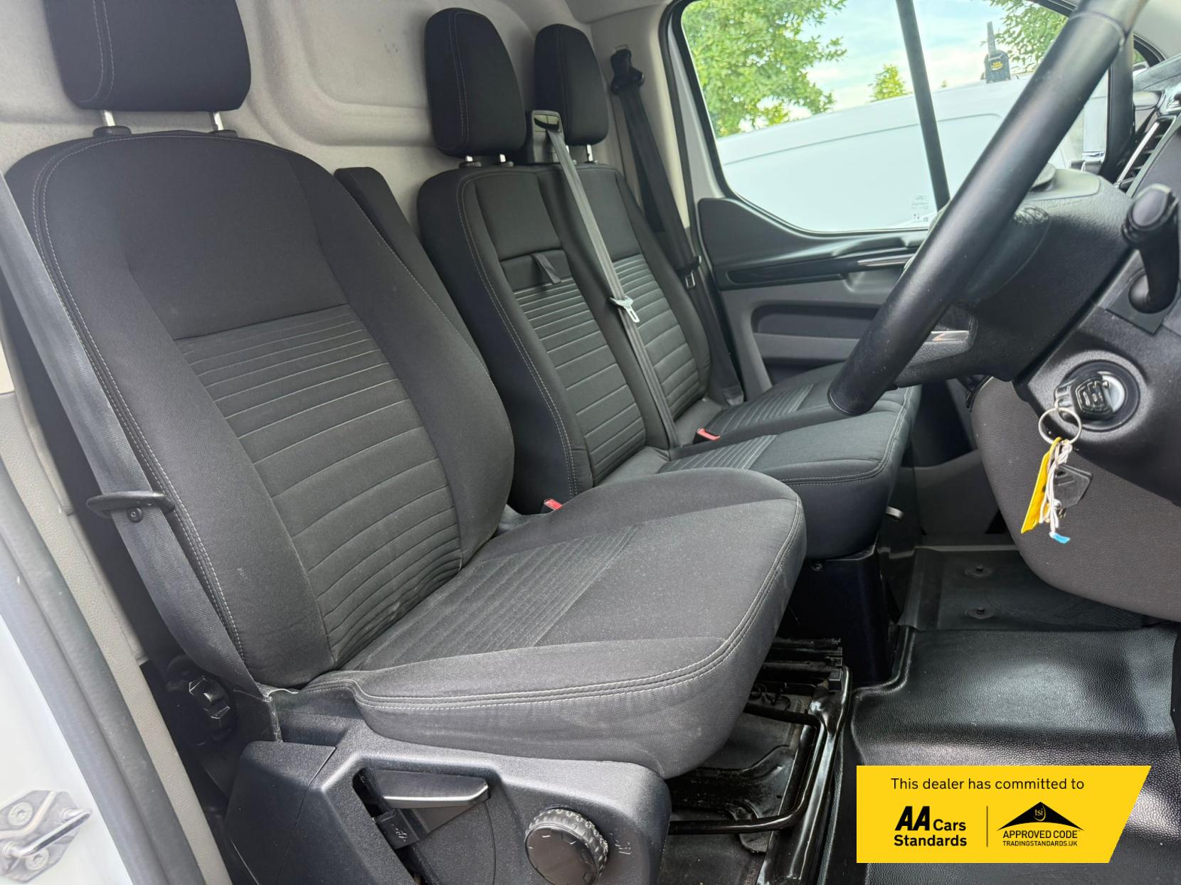 Ford Transit Custom 2.0 300 EcoBlue Limited Panel Van 5dr Diesel Manual L2 H1 Euro 6 (s/s) (130 ps)