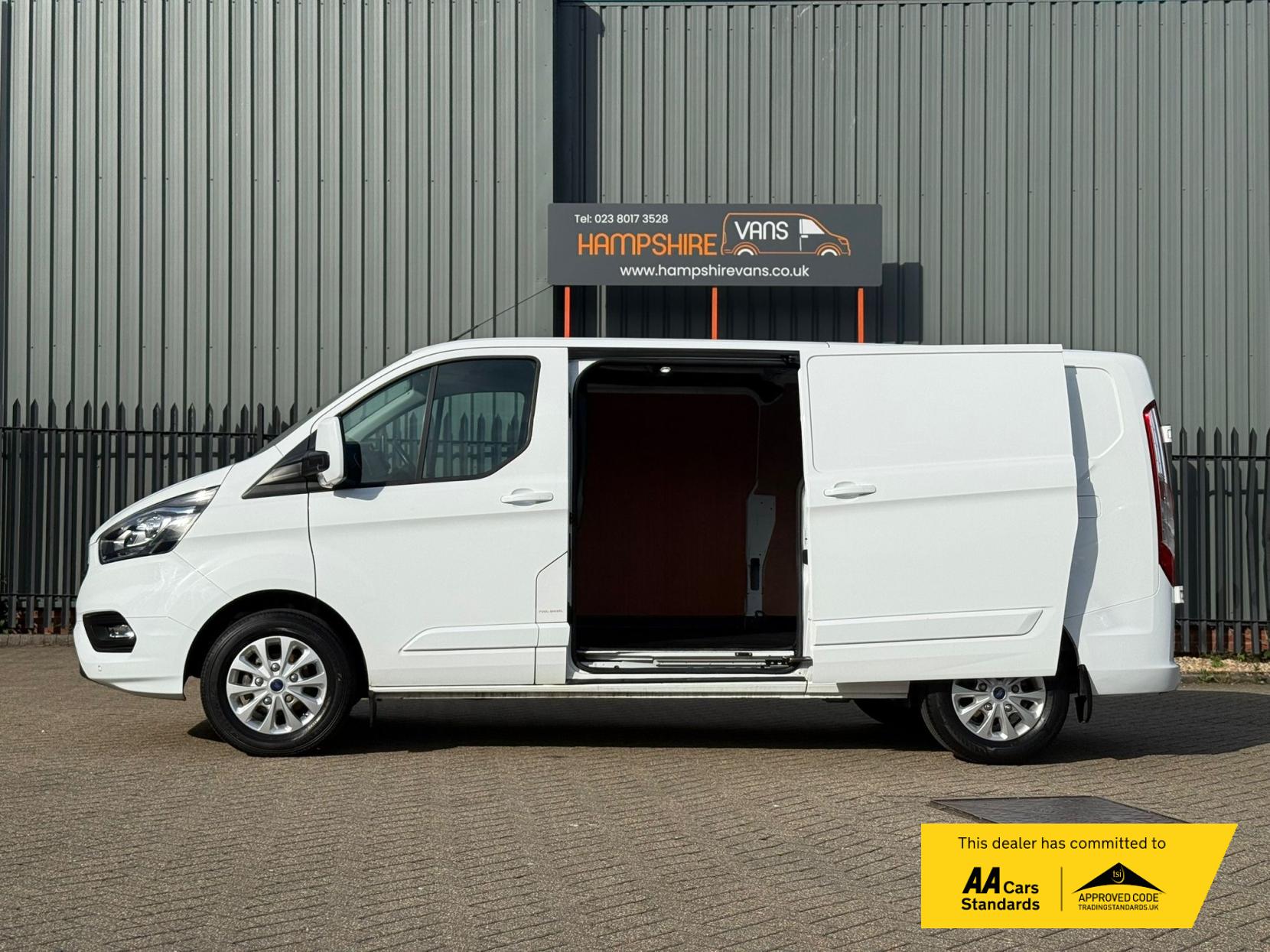 Ford Transit Custom 2.0 300 EcoBlue Limited Panel Van 5dr Diesel Manual L2 H1 Euro 6 (s/s) (130 ps)