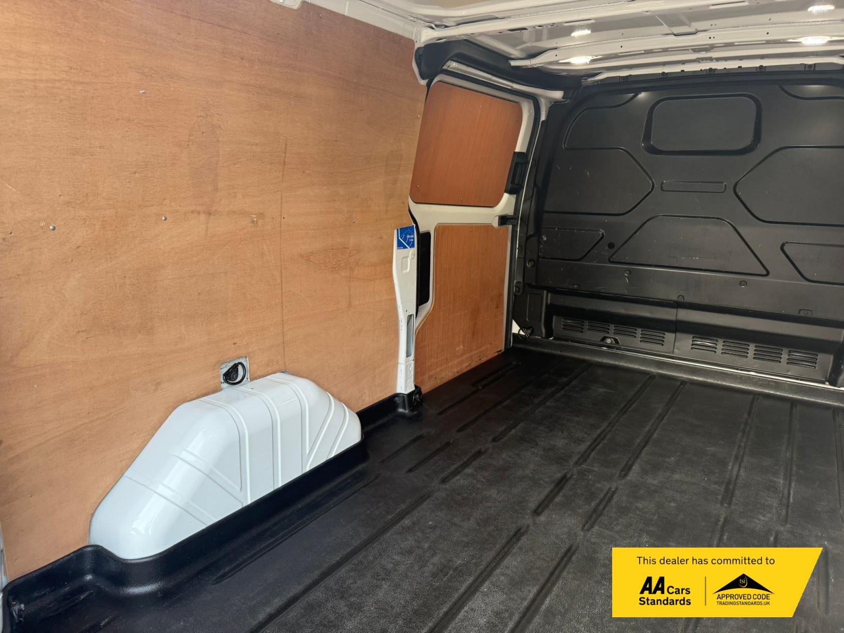 Ford Transit Custom 2.0 300 EcoBlue Limited Panel Van 5dr Diesel Manual L2 H1 Euro 6 (s/s) (130 ps)