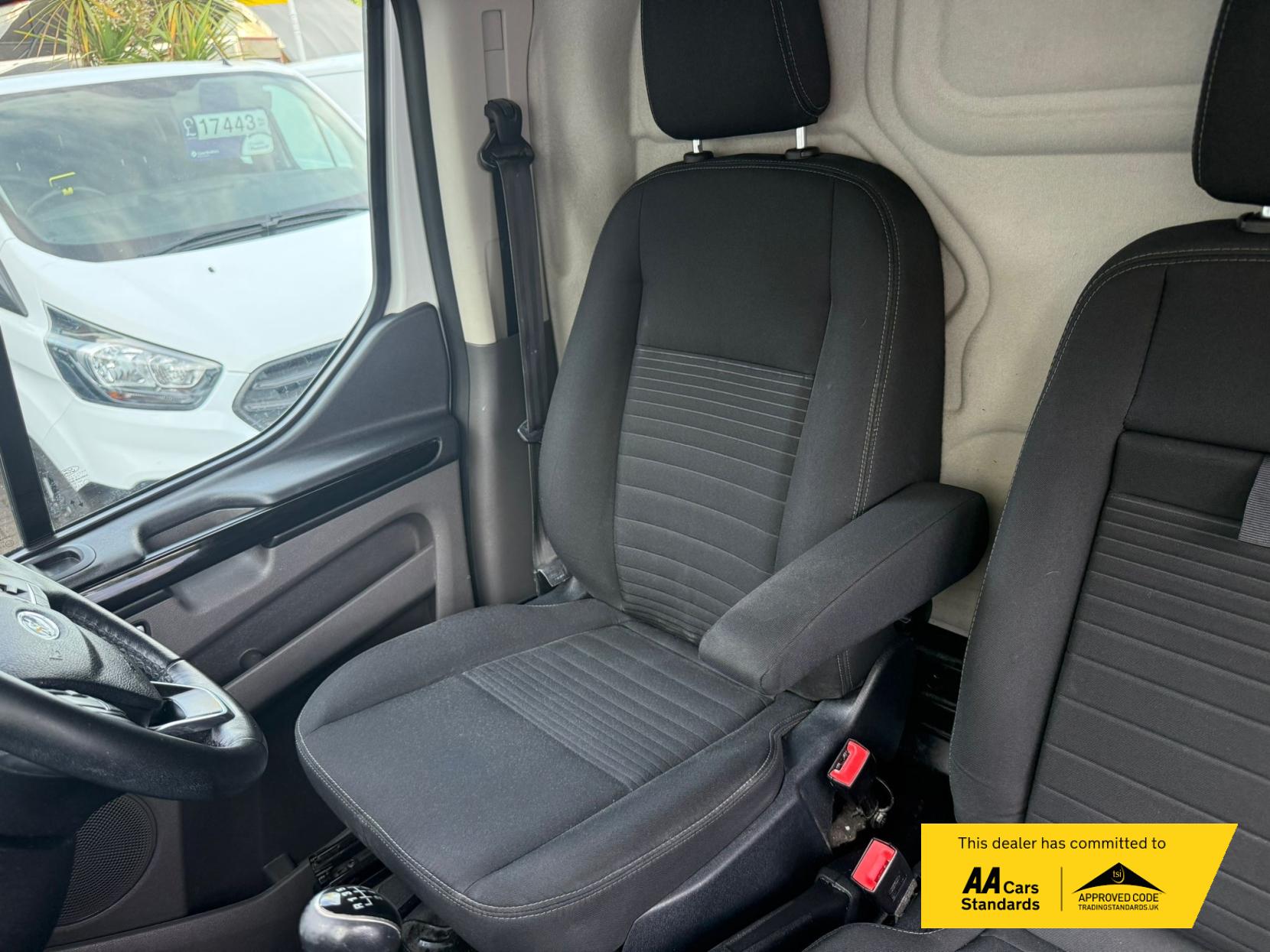 Ford Transit Custom 2.0 300 EcoBlue Limited Panel Van 5dr Diesel Manual L2 H1 Euro 6 (s/s) (130 ps)
