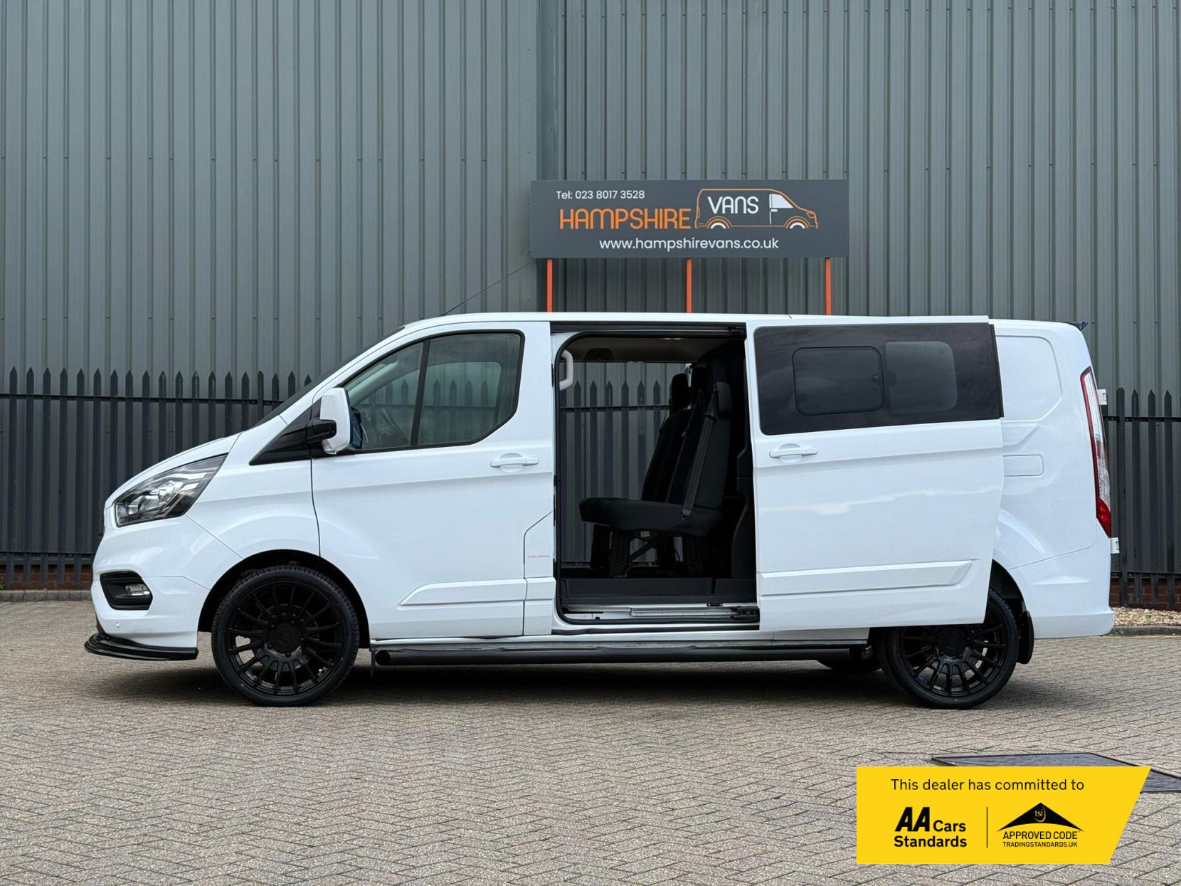 2022 Ford Transit Custom 2.0 300 EcoBlue Limited Crew Van Double Cab 5dr Diesel Manual L2 H1 Euro 6 (s/s) (130 ps) - Thumbnail 6