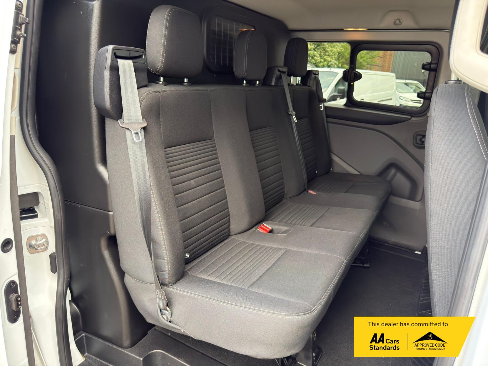 2022 Ford Transit Custom 2.0 300 EcoBlue Limited Crew Van Double Cab 5dr Diesel Manual L2 H1 Euro 6 (s/s) (130 ps) - Thumbnail 13