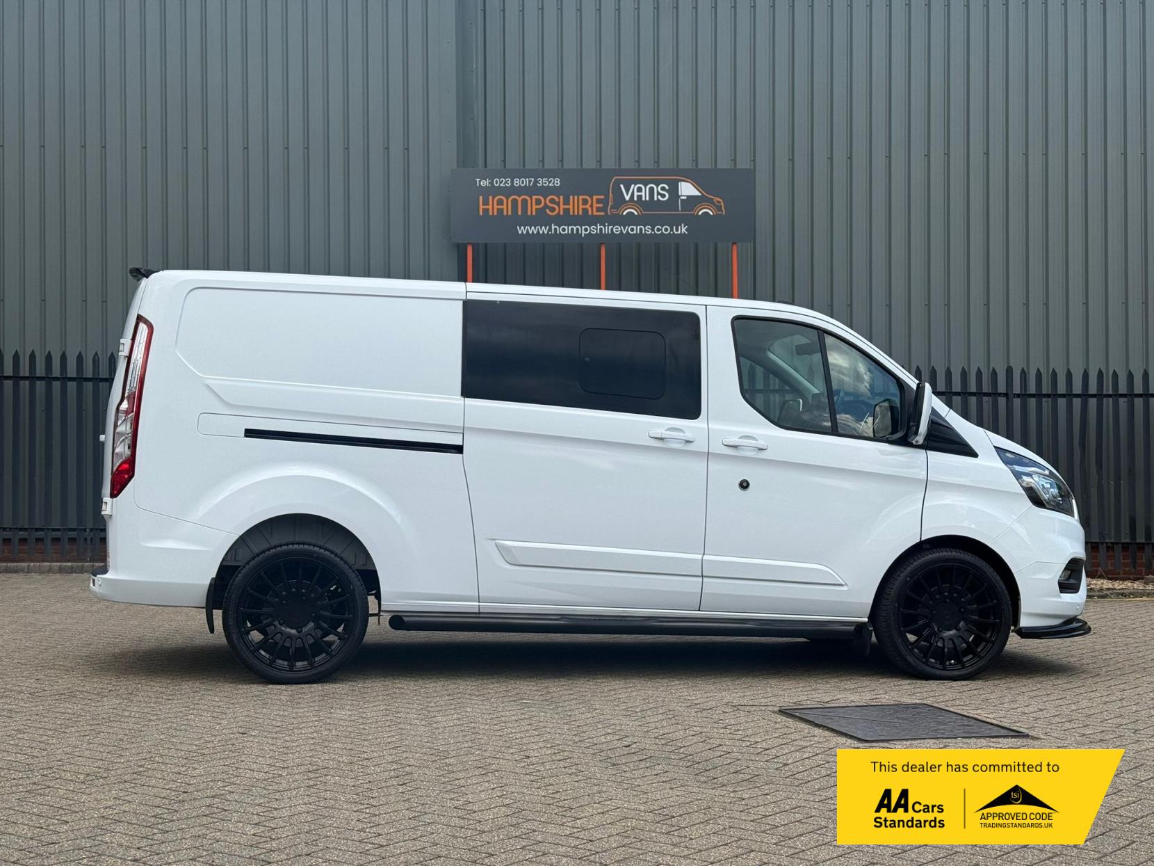 2022 Ford Transit Custom 2.0 300 EcoBlue Limited Crew Van Double Cab 5dr Diesel Manual L2 H1 Euro 6 (s/s) (130 ps) - Thumbnail 7