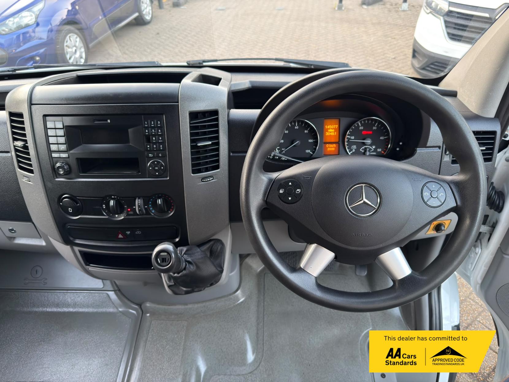 2015 Mercedes-Benz Sprinter 2.1 313 CDI Luton 2dr Diesel Manual RWD L3 (129 bhp) - Thumbnail 30