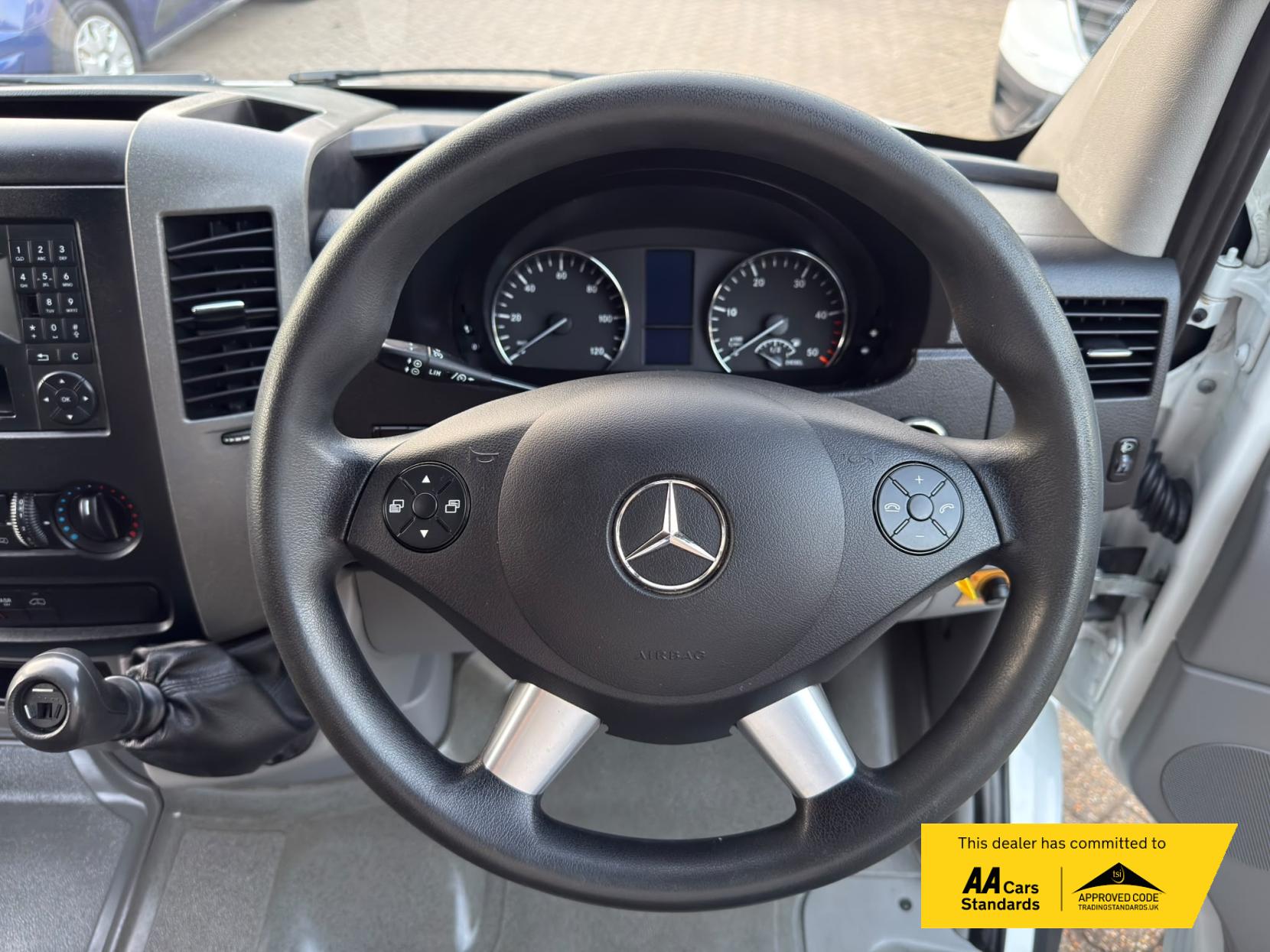 2015 Mercedes-Benz Sprinter 2.1 313 CDI Luton 2dr Diesel Manual RWD L3 (129 bhp) - Thumbnail 37