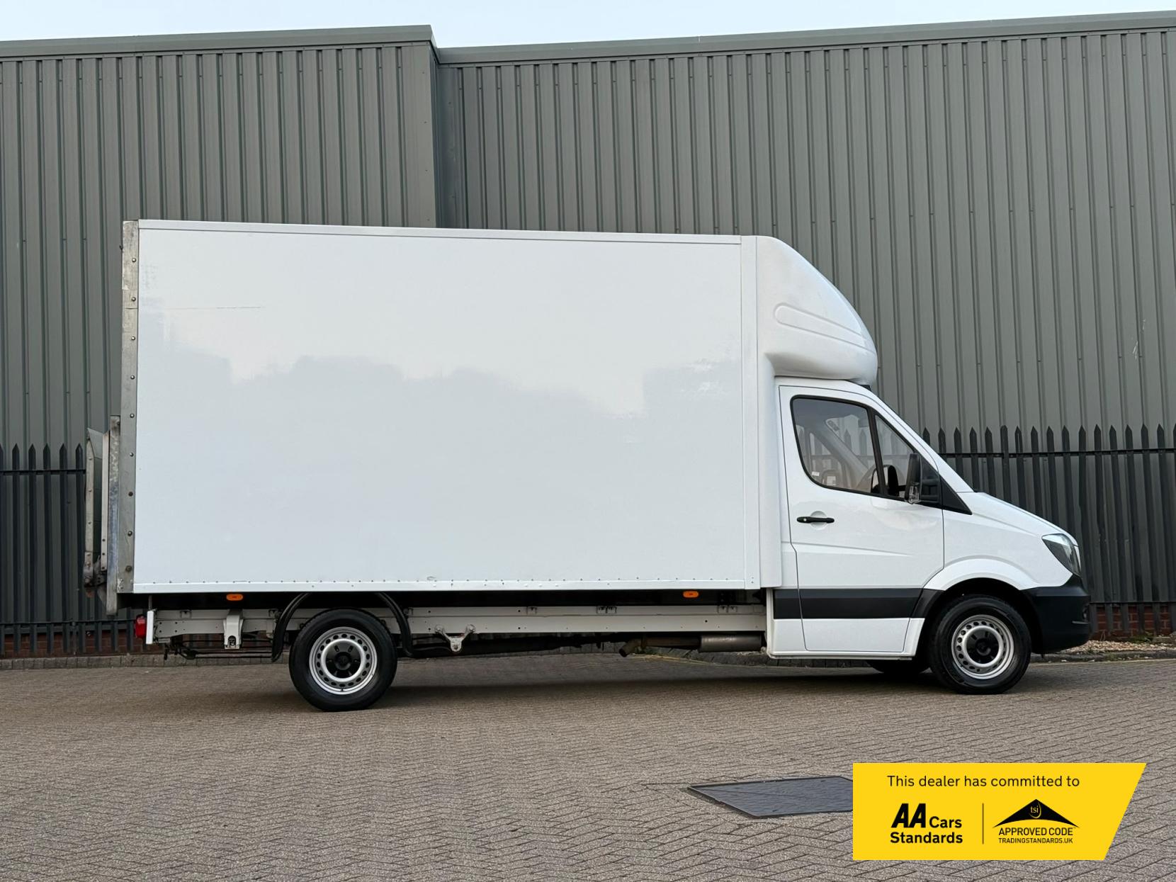 2015 Mercedes-Benz Sprinter 2.1 313 CDI Luton 2dr Diesel Manual RWD L3 (129 bhp) - Thumbnail 6