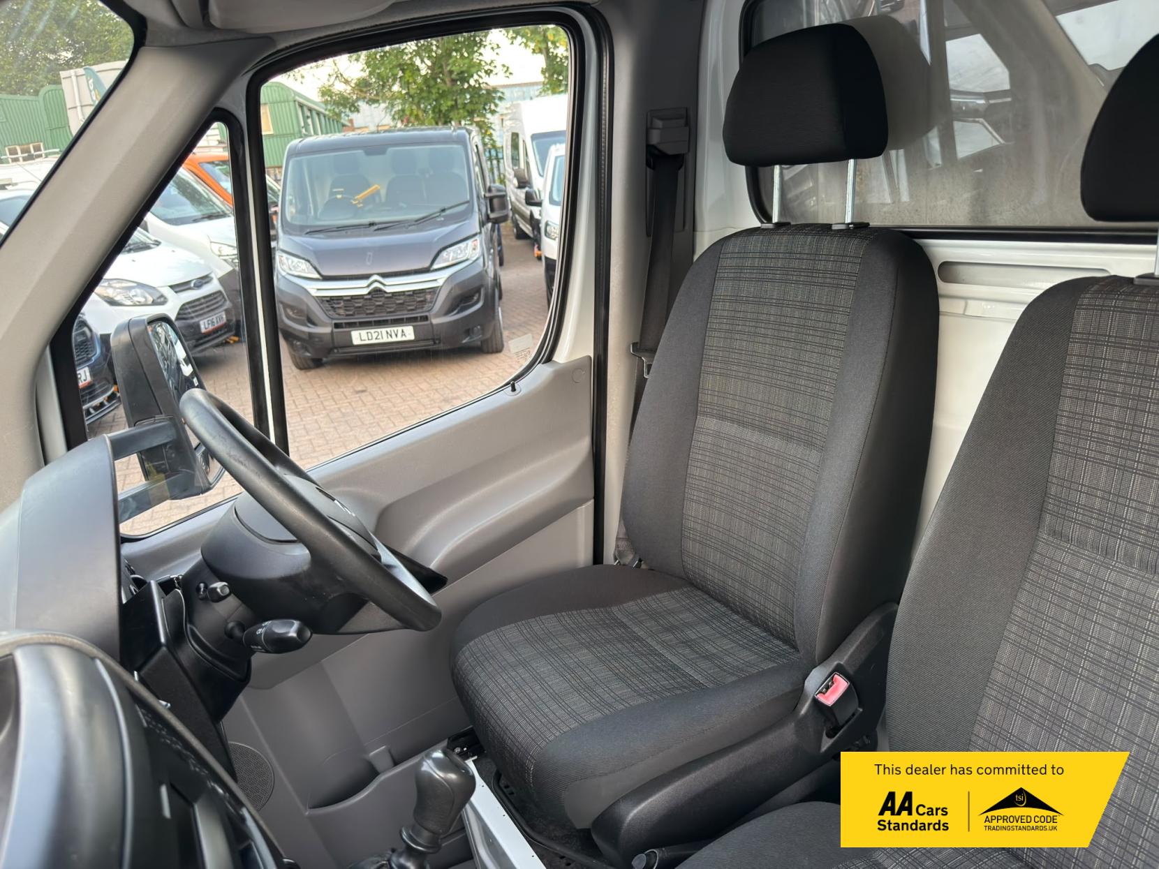 2015 Mercedes-Benz Sprinter 2.1 313 CDI Luton 2dr Diesel Manual RWD L3 (129 bhp) - Thumbnail 18