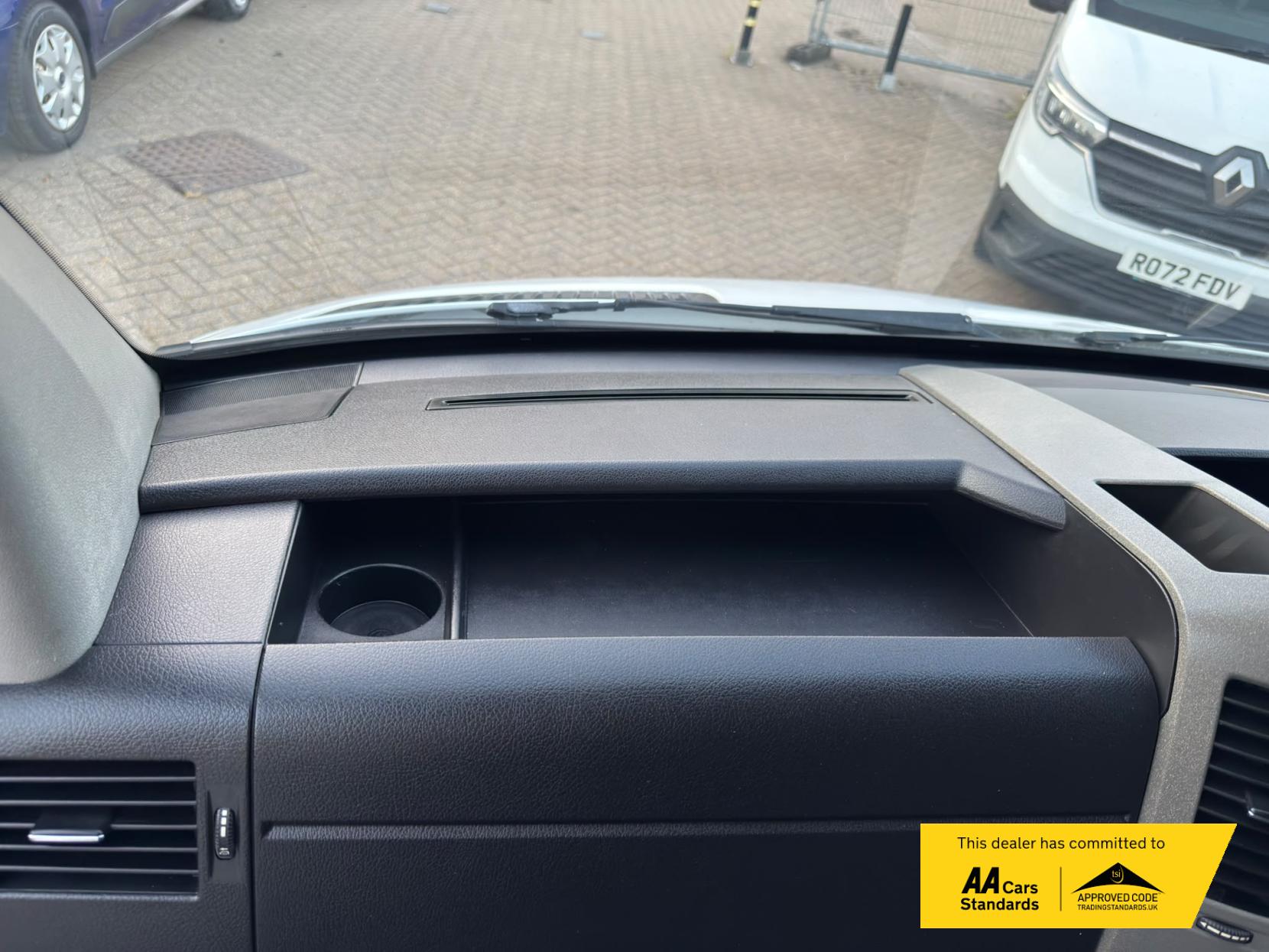 2015 Mercedes-Benz Sprinter 2.1 313 CDI Luton 2dr Diesel Manual RWD L3 (129 bhp) - Thumbnail 27
