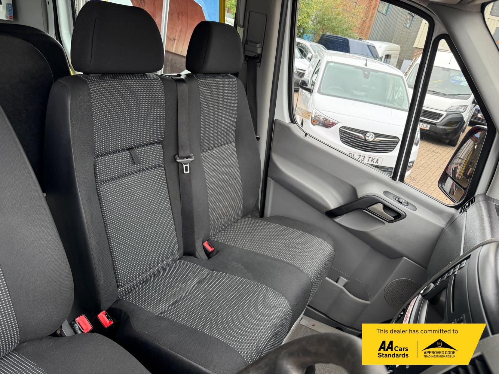 Mercedes-Benz Sprinter 2.1 Window Van (2007 - 2016)