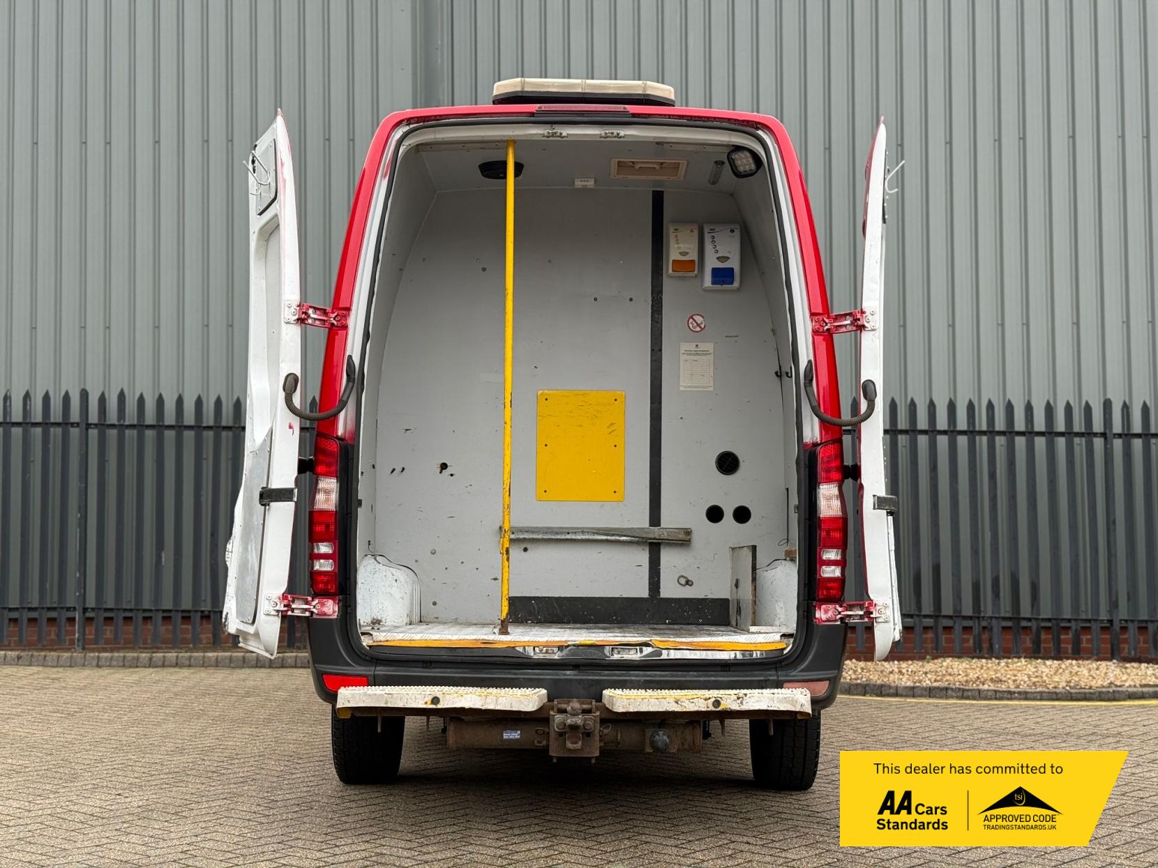 Mercedes-Benz Sprinter 2.1 Window Van (2007 - 2016)