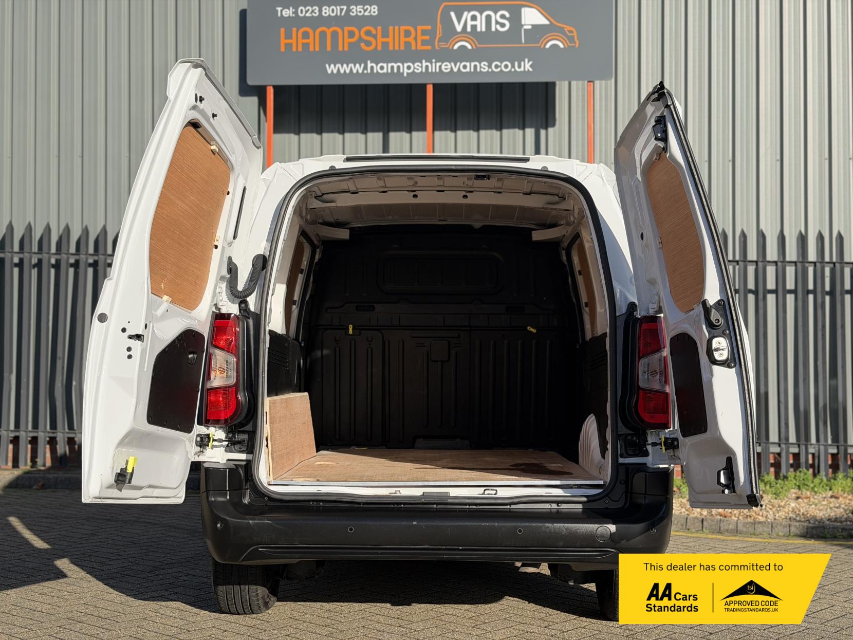 Peugeot Partner 1.5 BlueHDi 950 Professional Premium + Long Panel Van 6dr Diesel Manual LWB Euro 6 (s/s) (100 bhp)